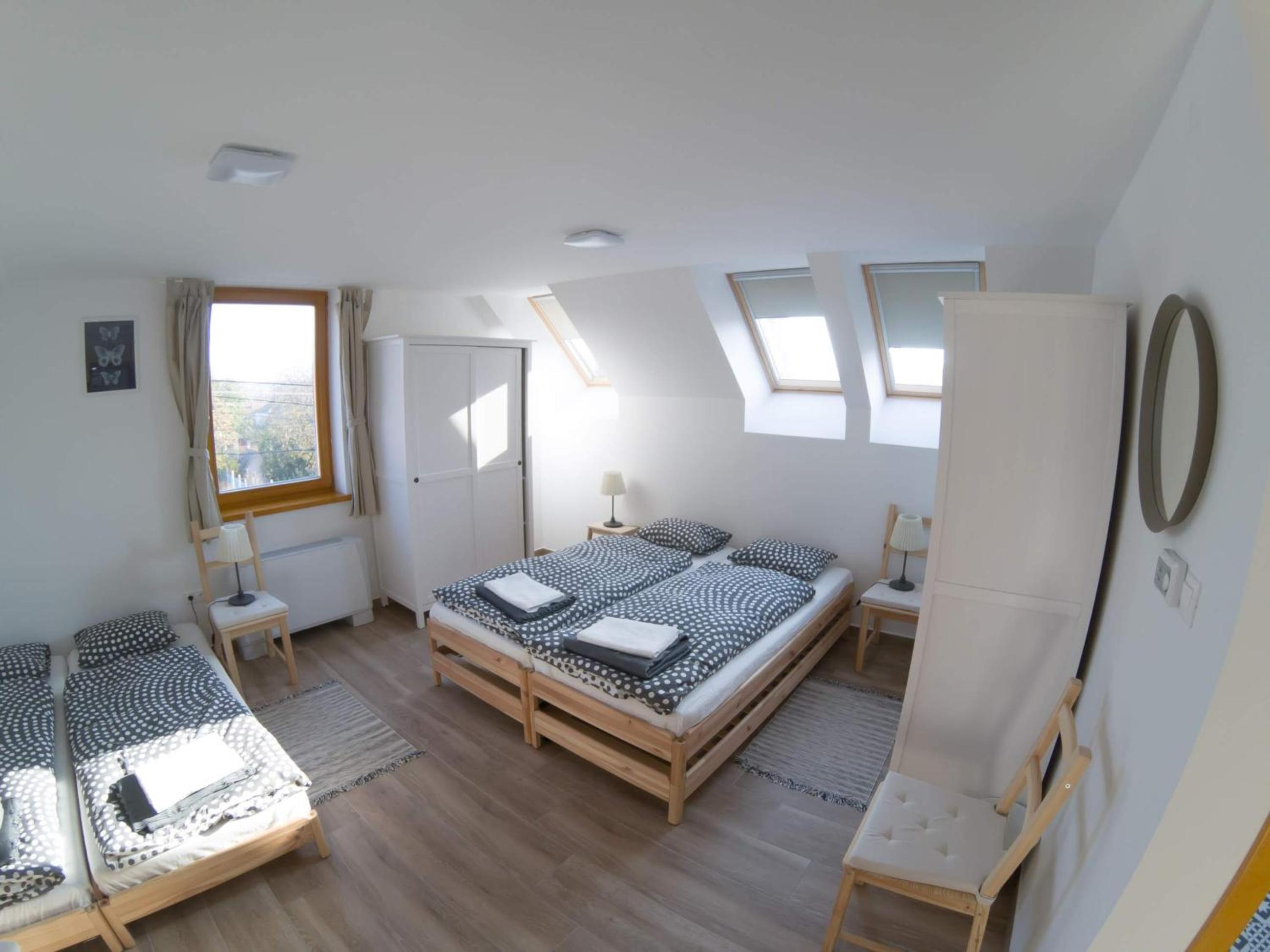 One-Bedroom Apartment photo 1