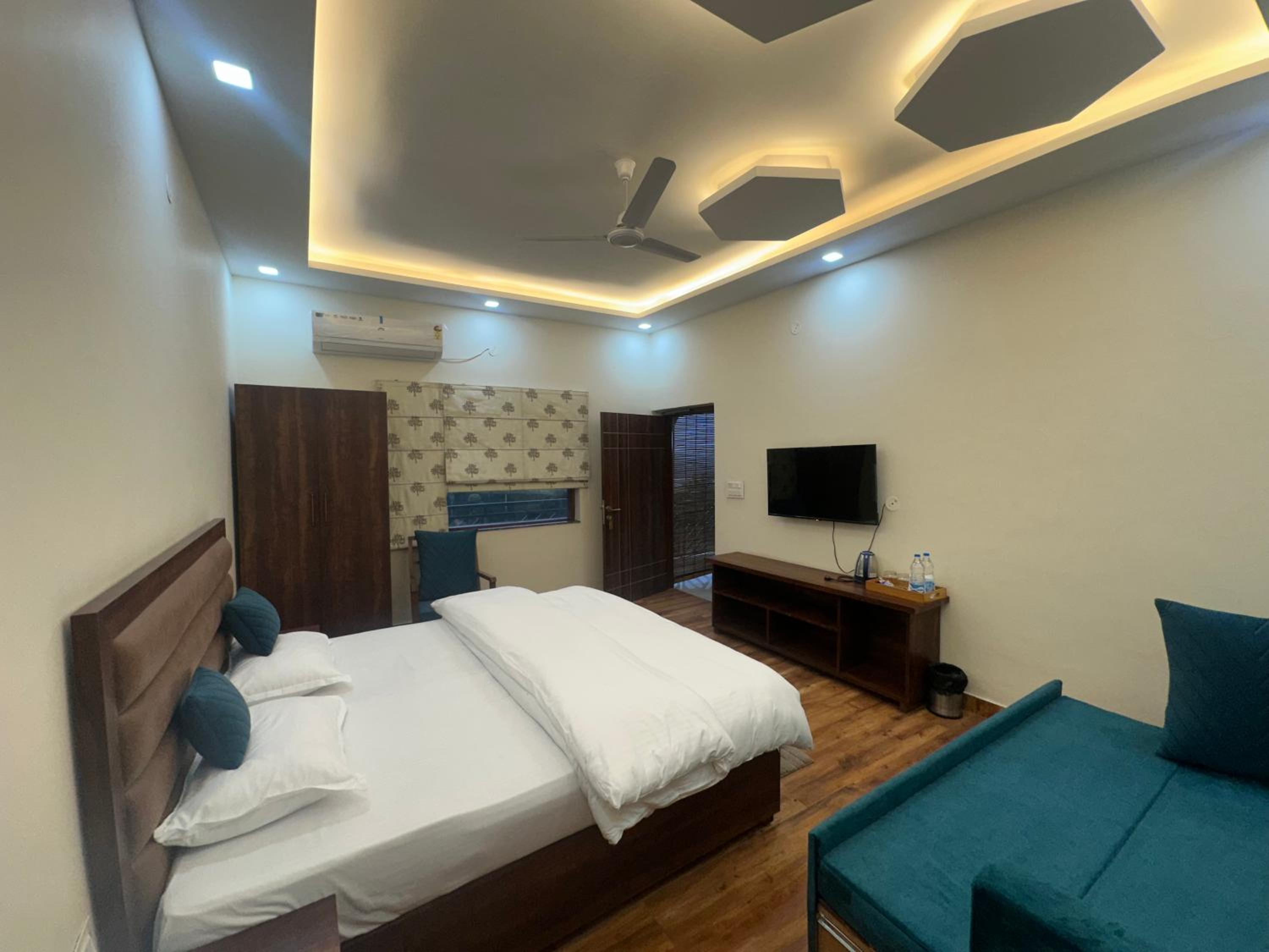 Suite with Balcony photo 1
