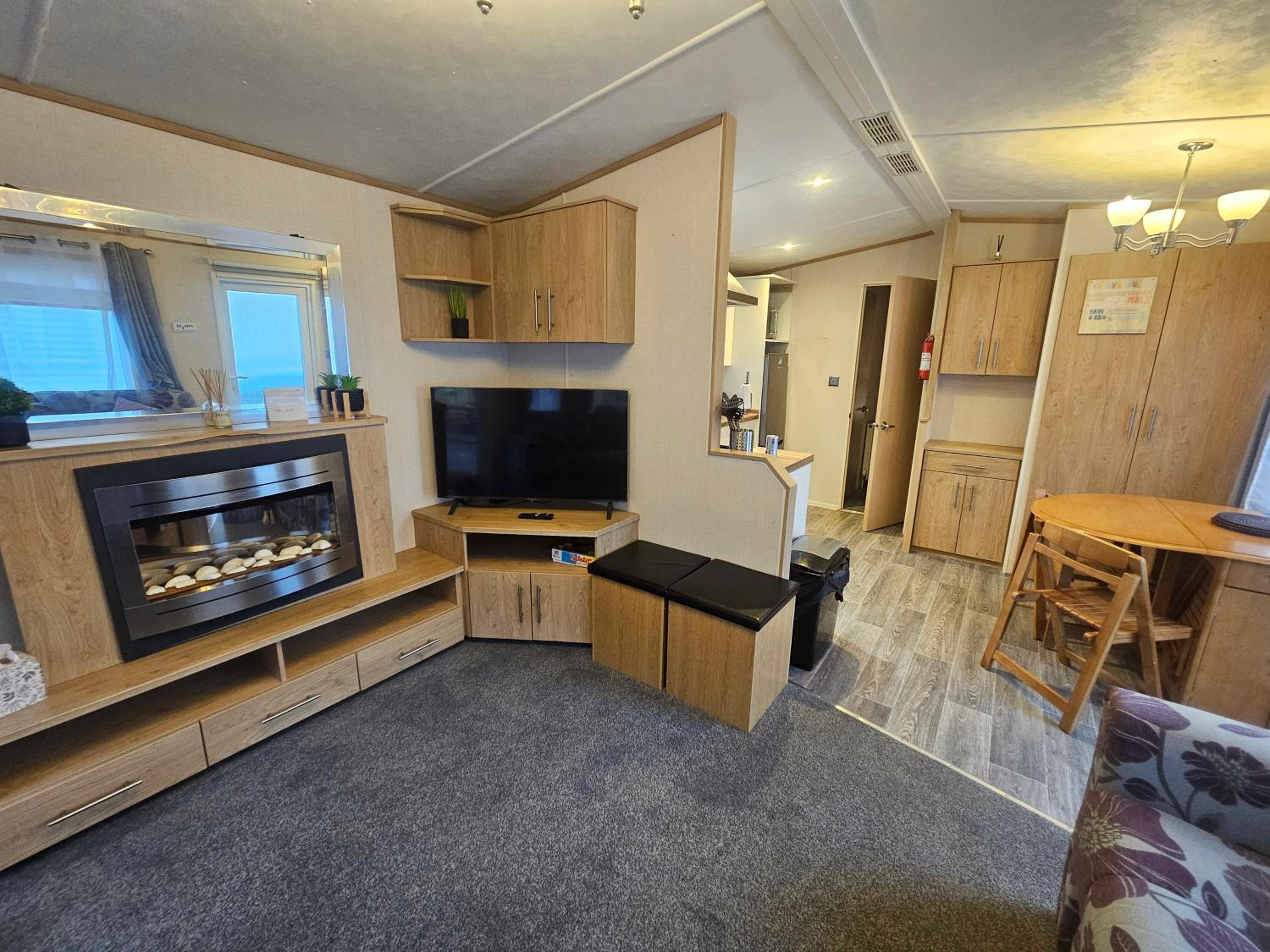 Mobile Home photo 1