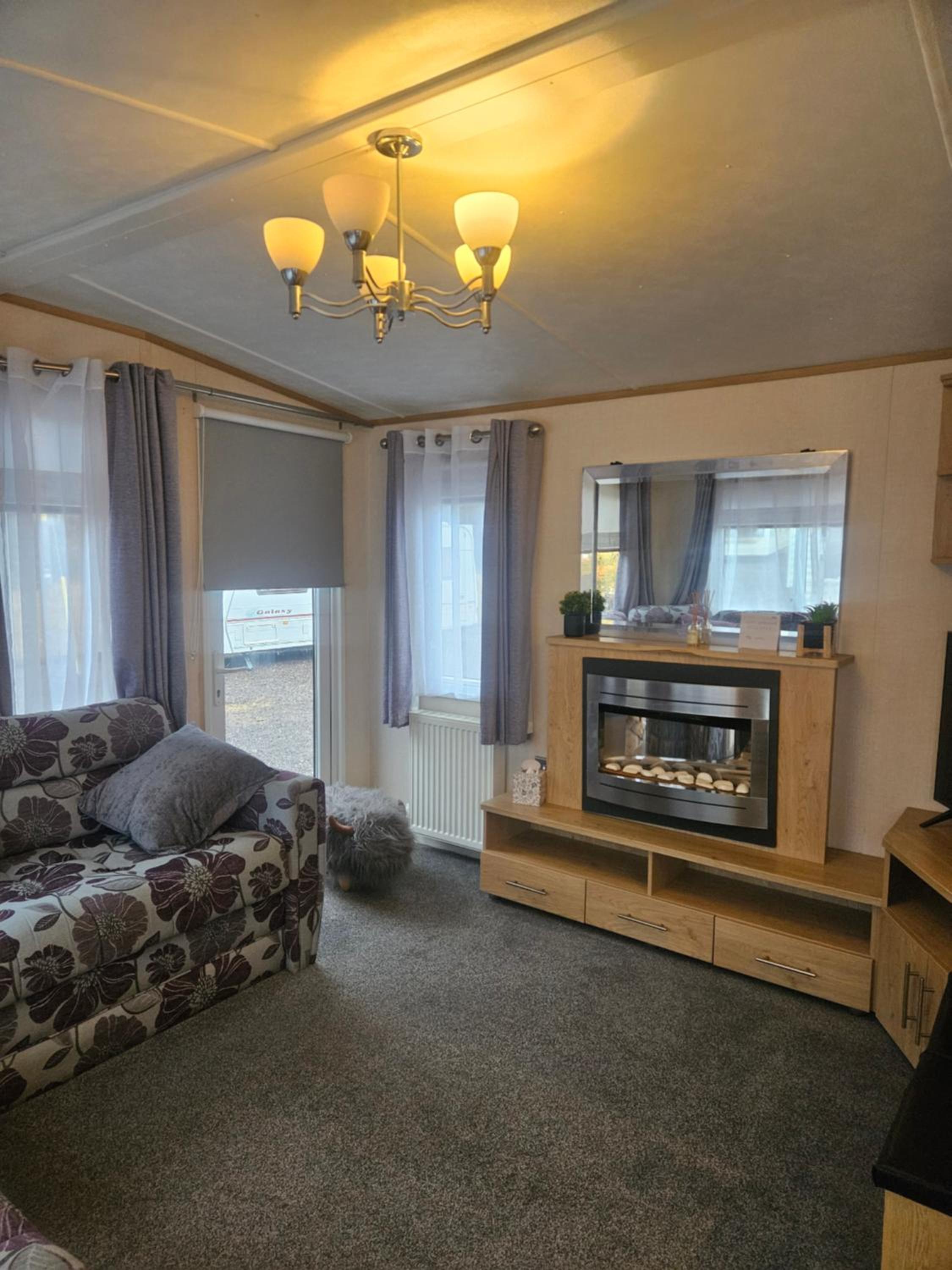 Mobile Home photo 3
