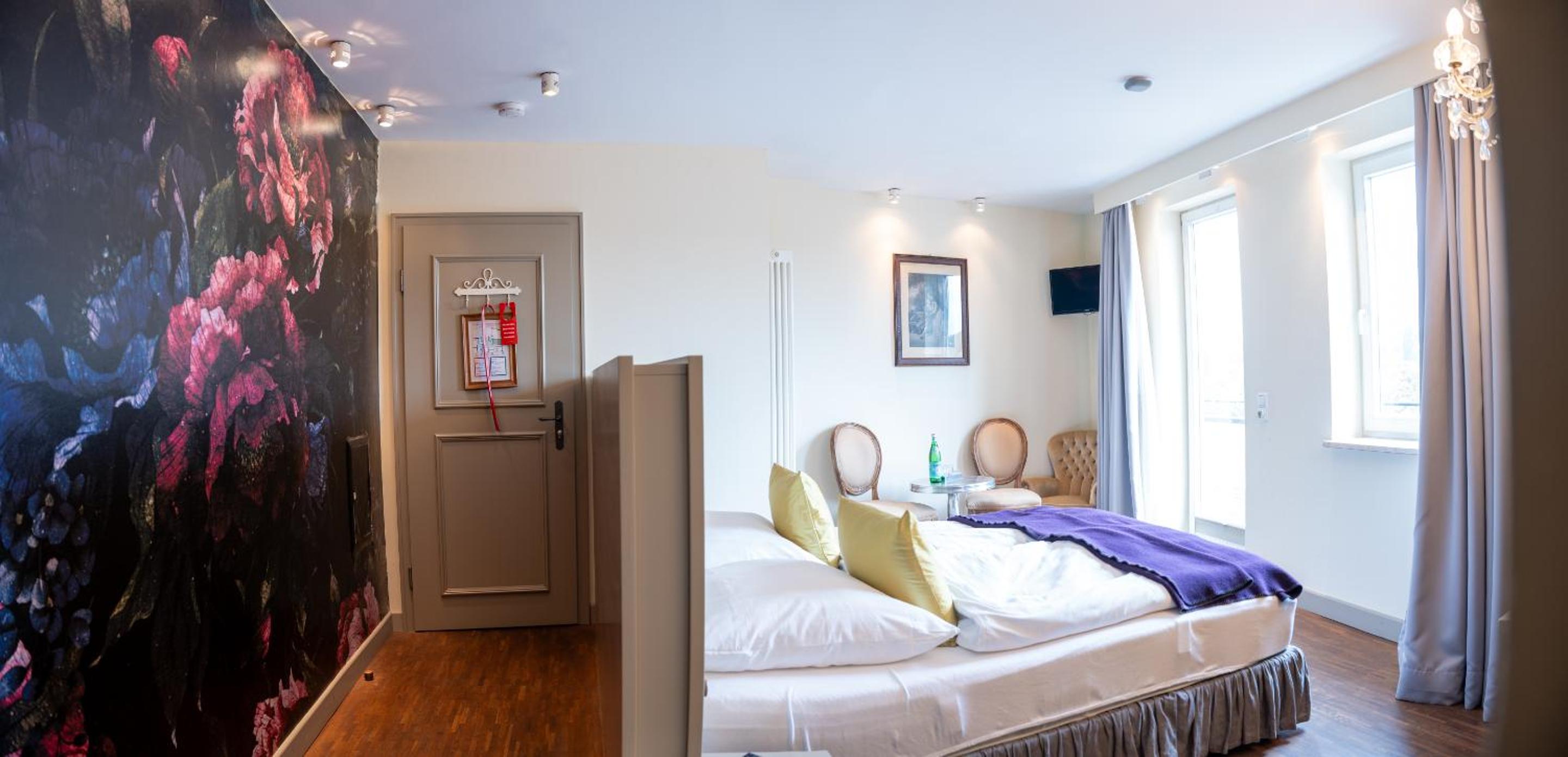 Suite with Balcony photo 1