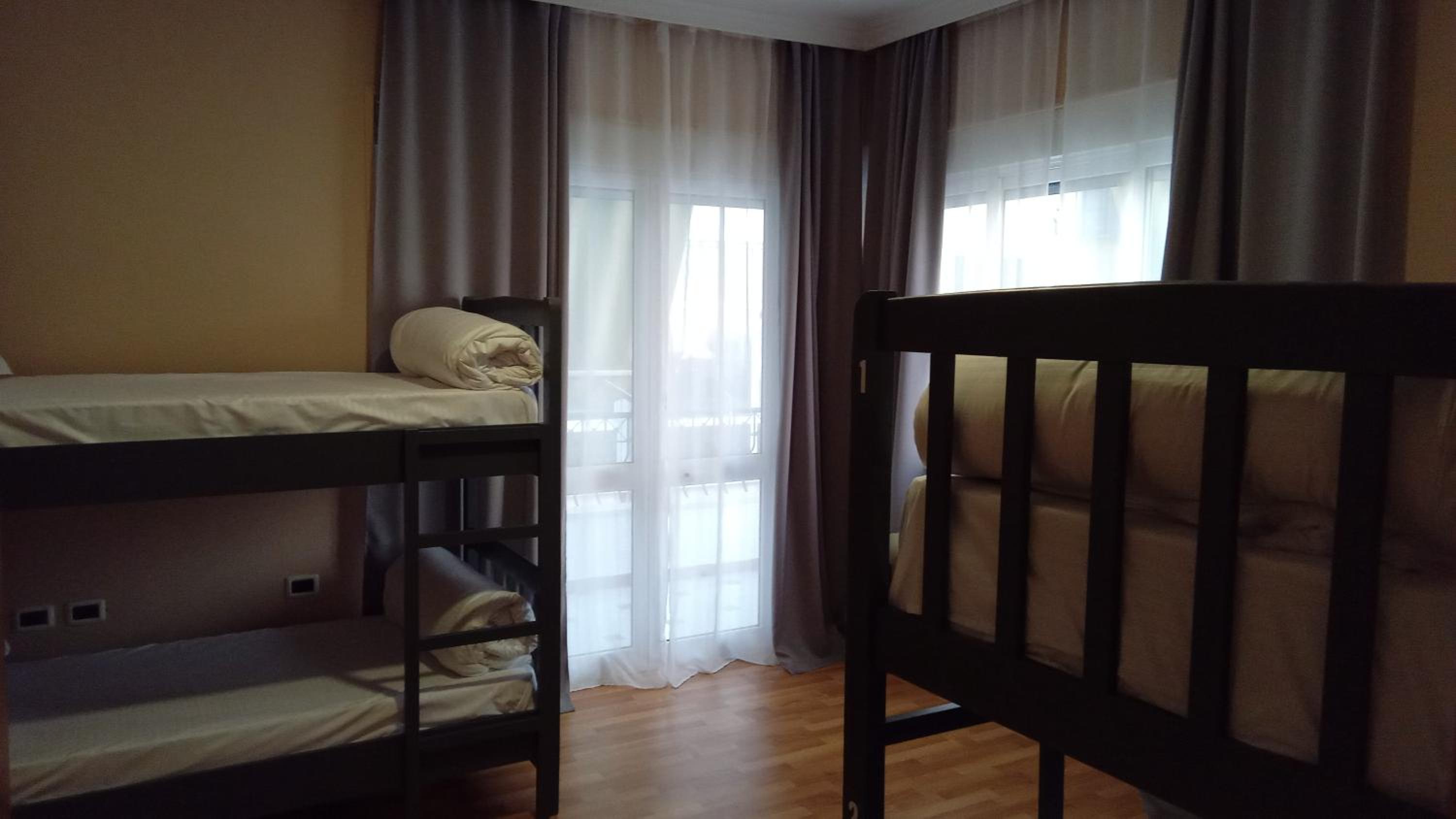 Bed in 4-Bed Mixed Dormitory Room photo 2