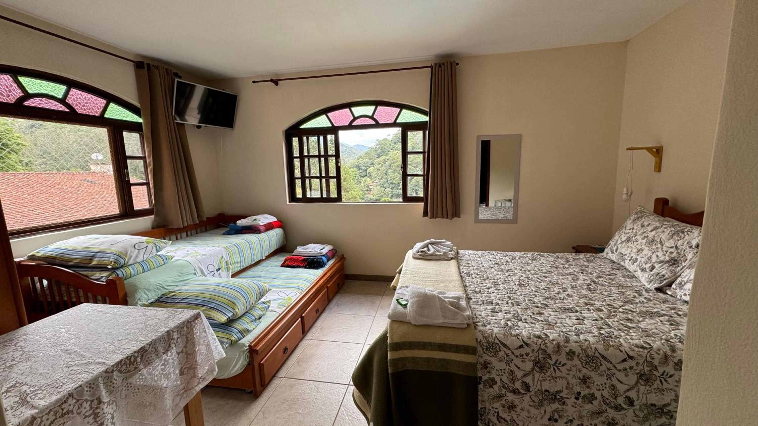 Quadruple Room with Private Bathroom photo 1