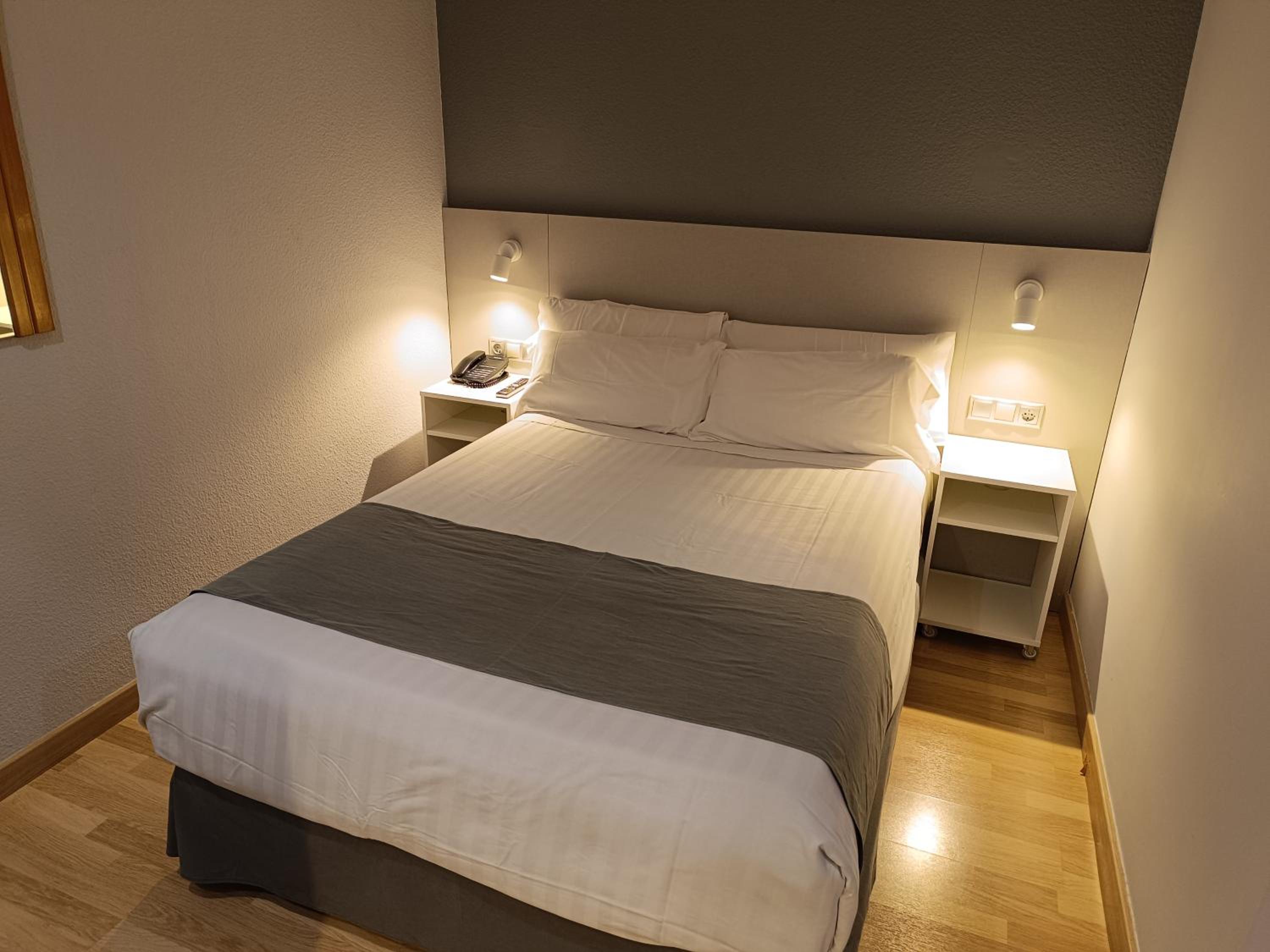 Economy Double Room photo 2