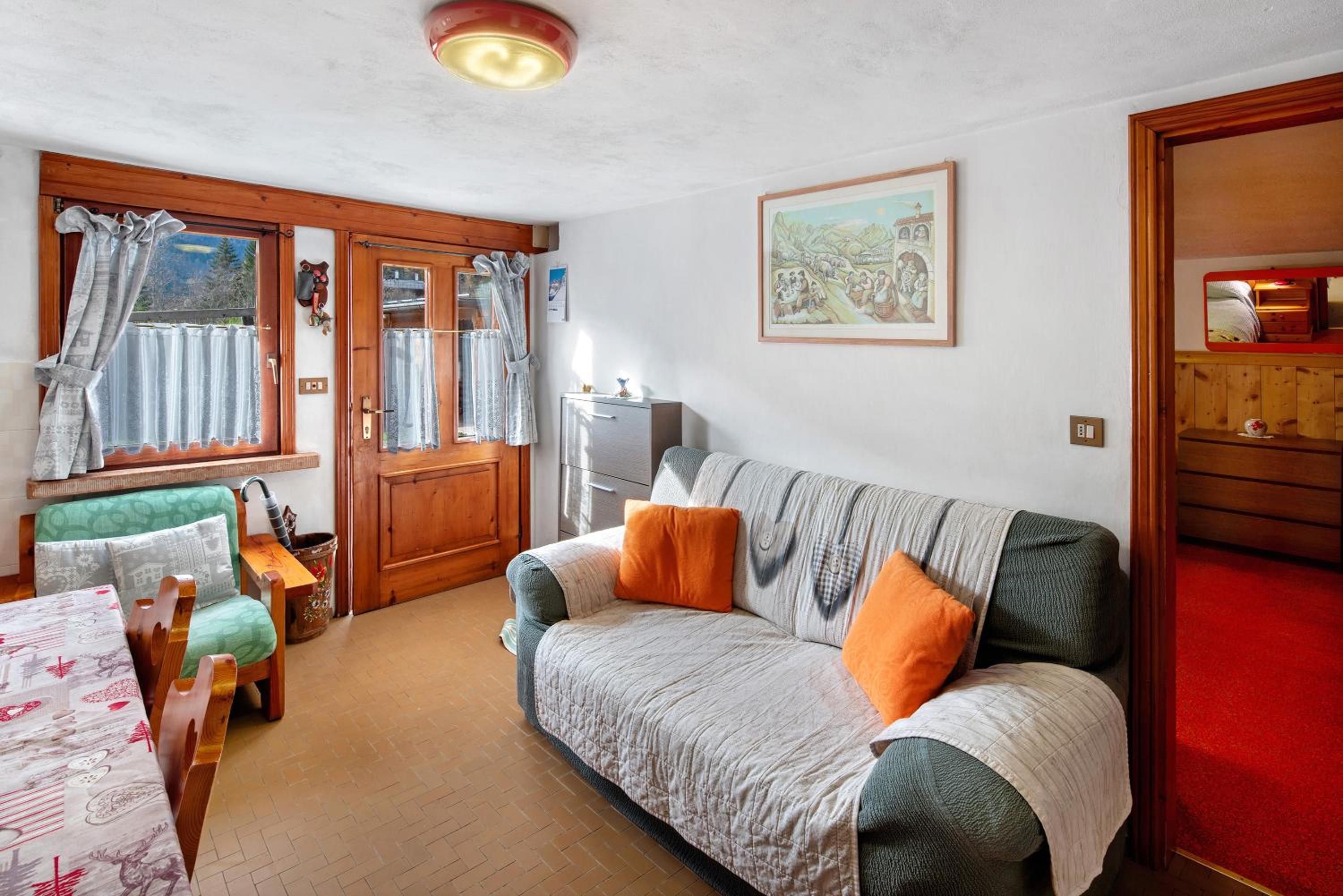 One-Bedroom Apartment with Garden View