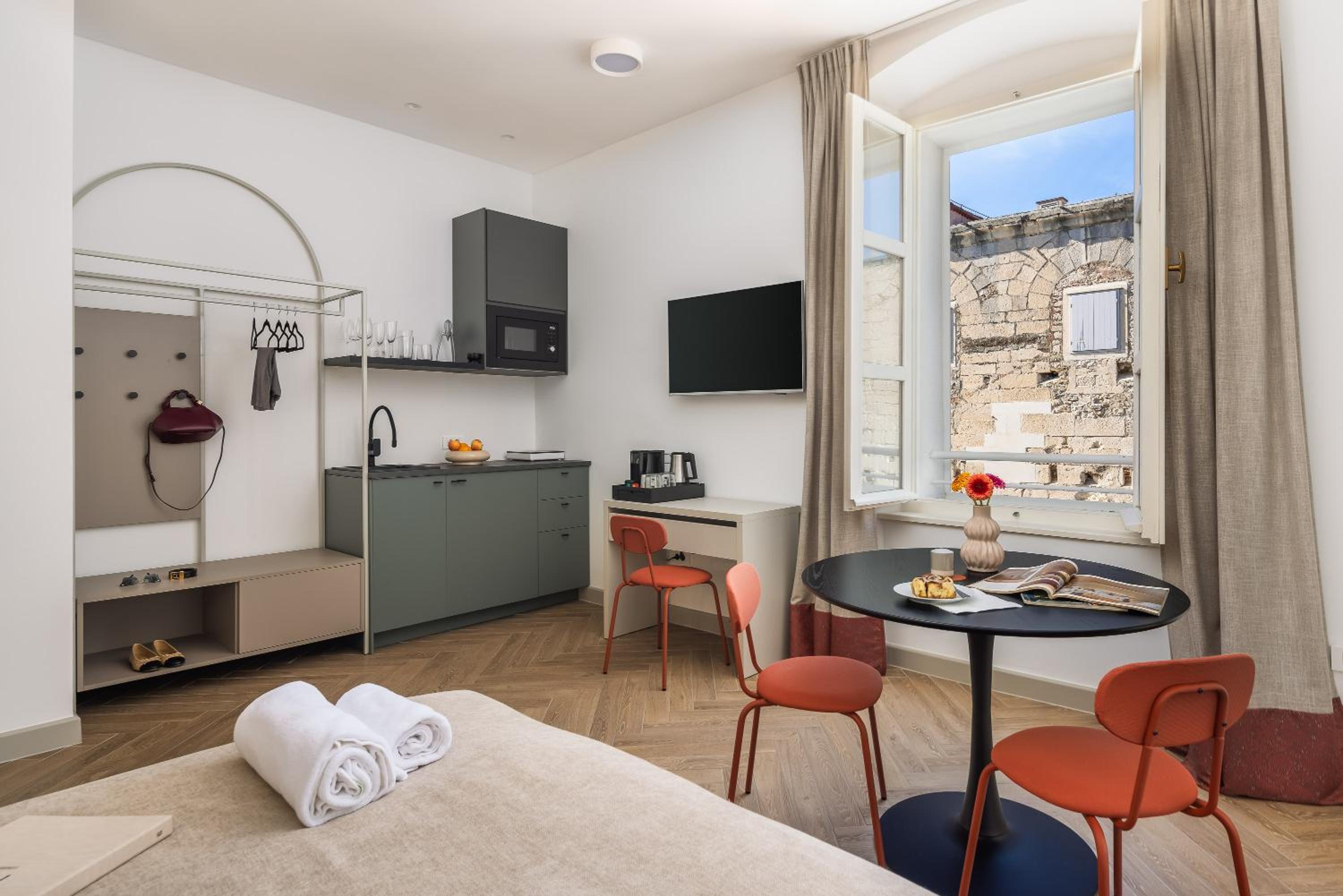 Suite with City View photo 2