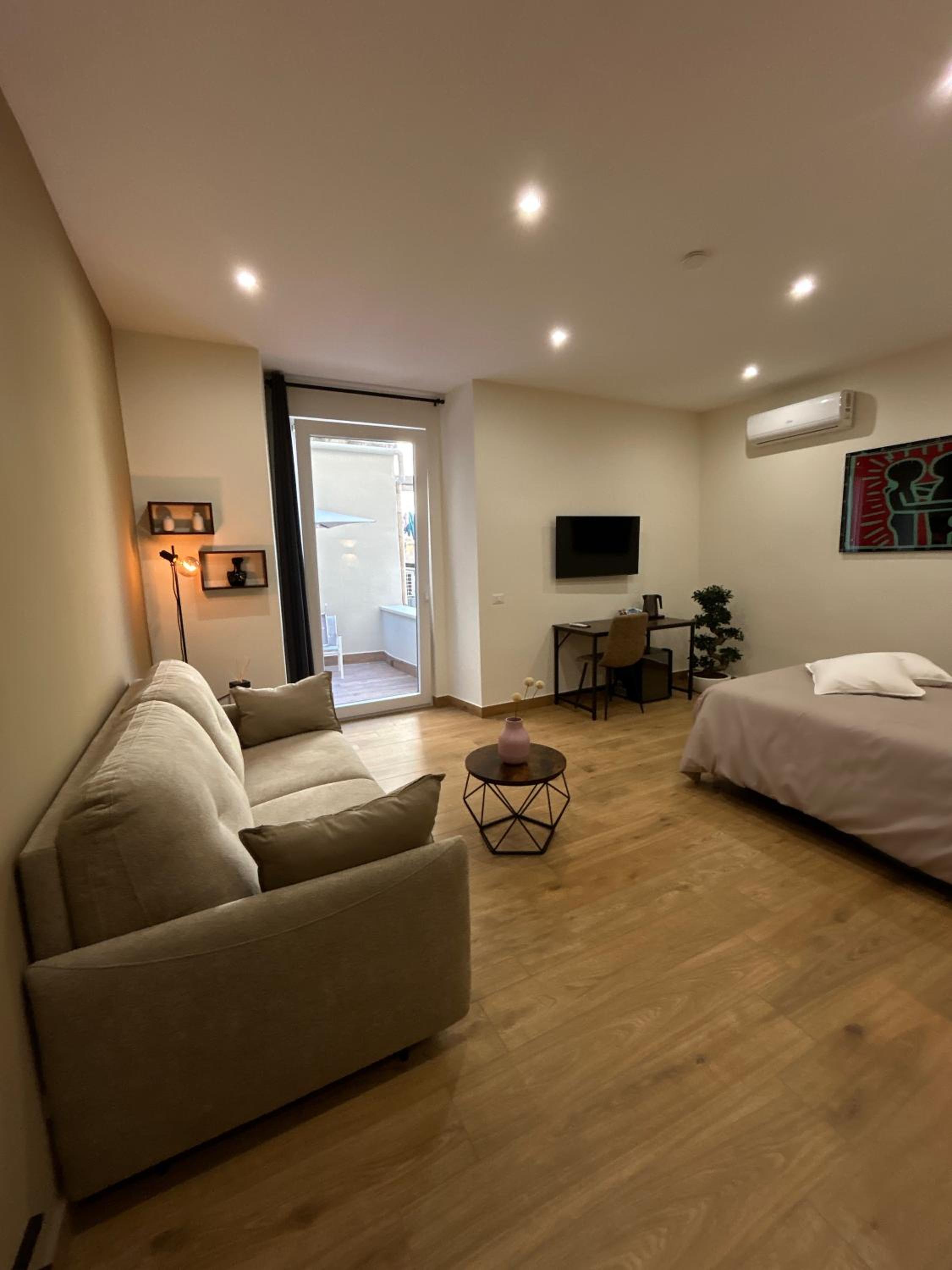 Triple Room with Terrace