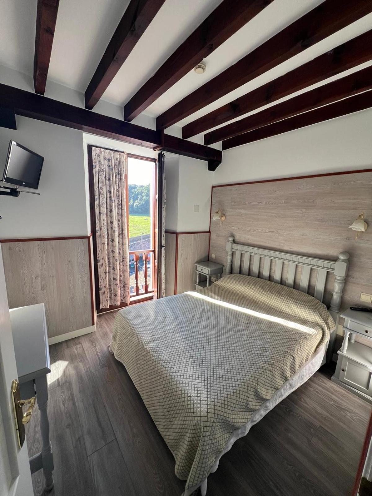 Standard Double Room photo 3