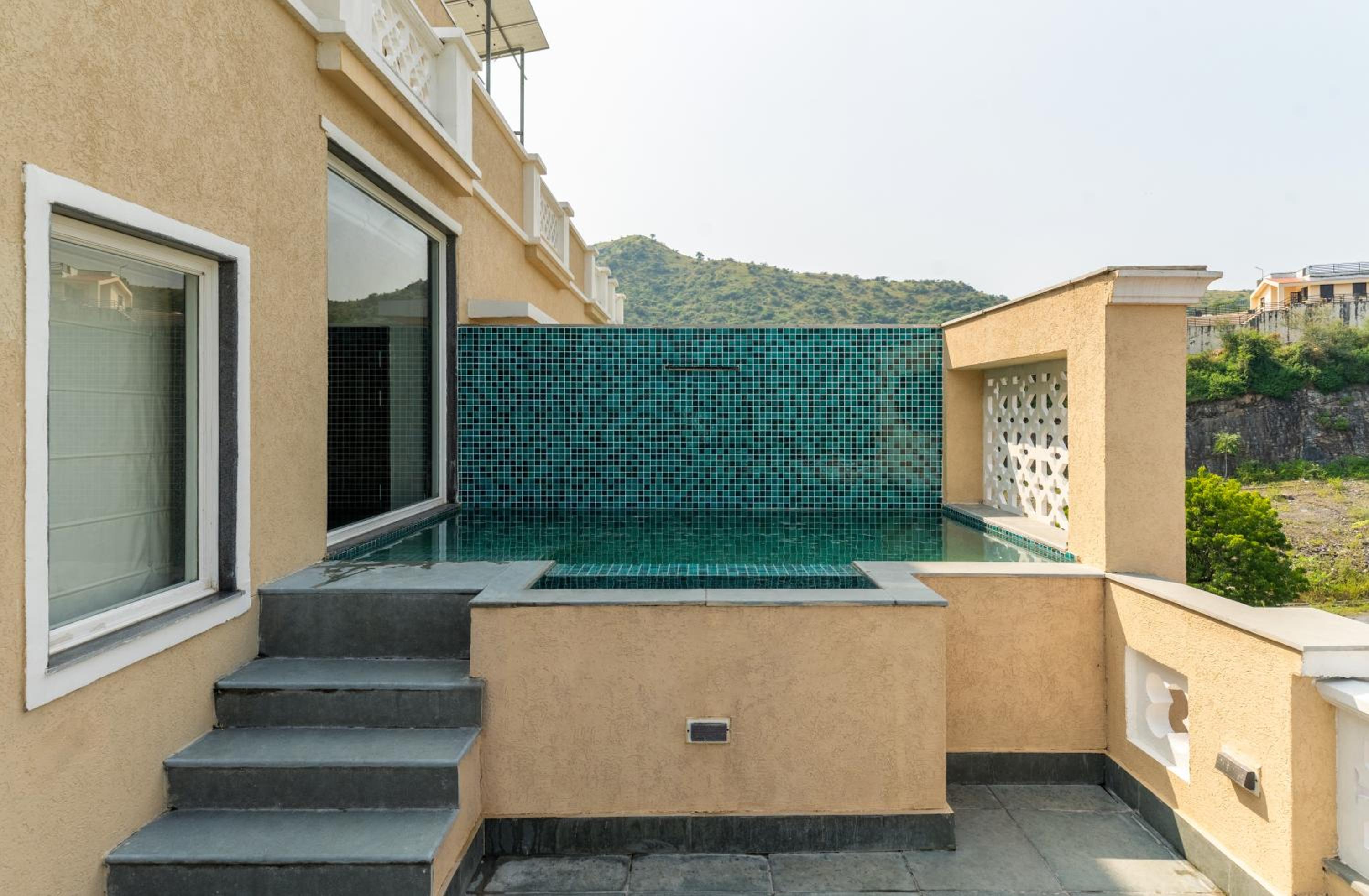 Double Room with Pool View photo 3