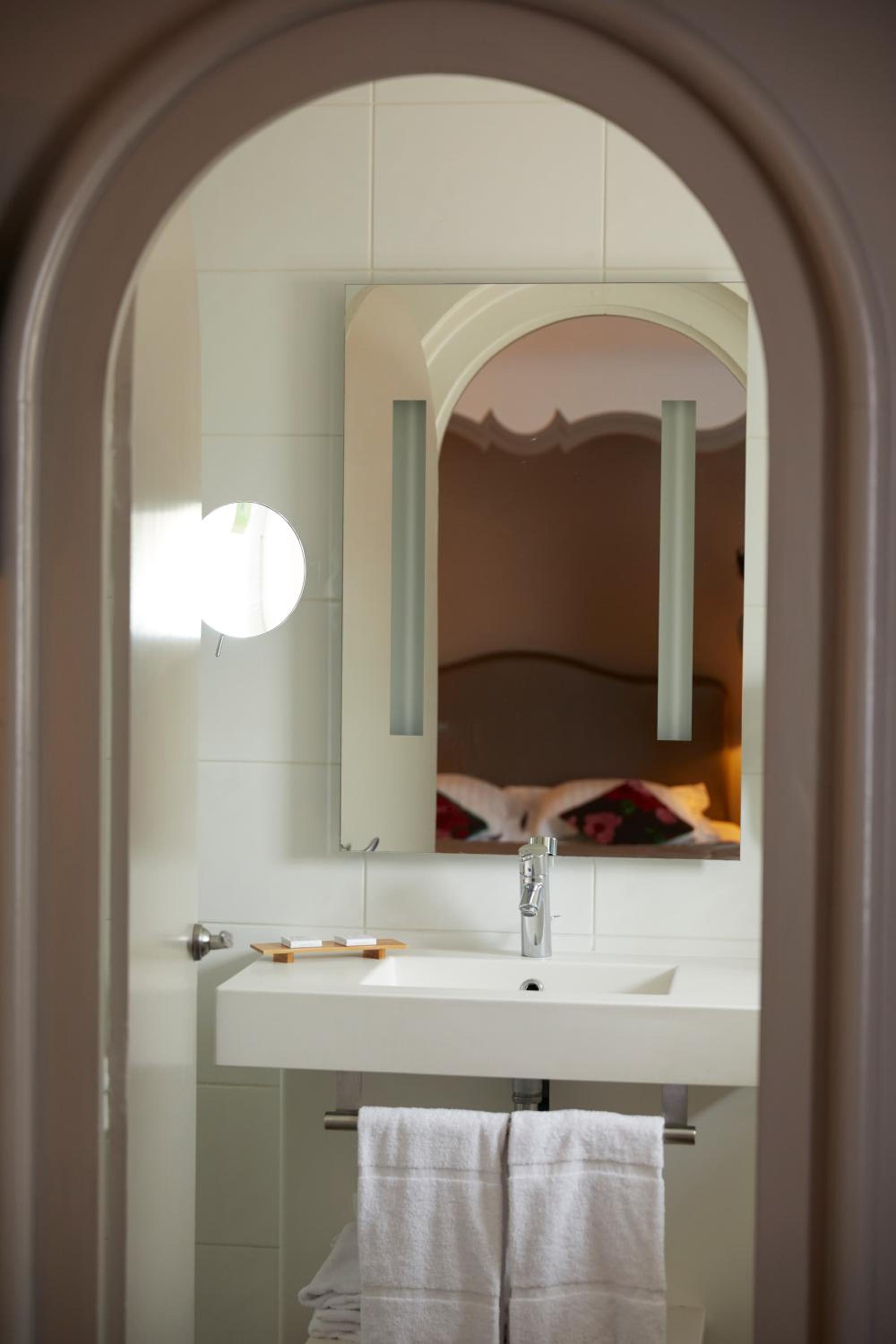 Standard Double Room - Photo 2