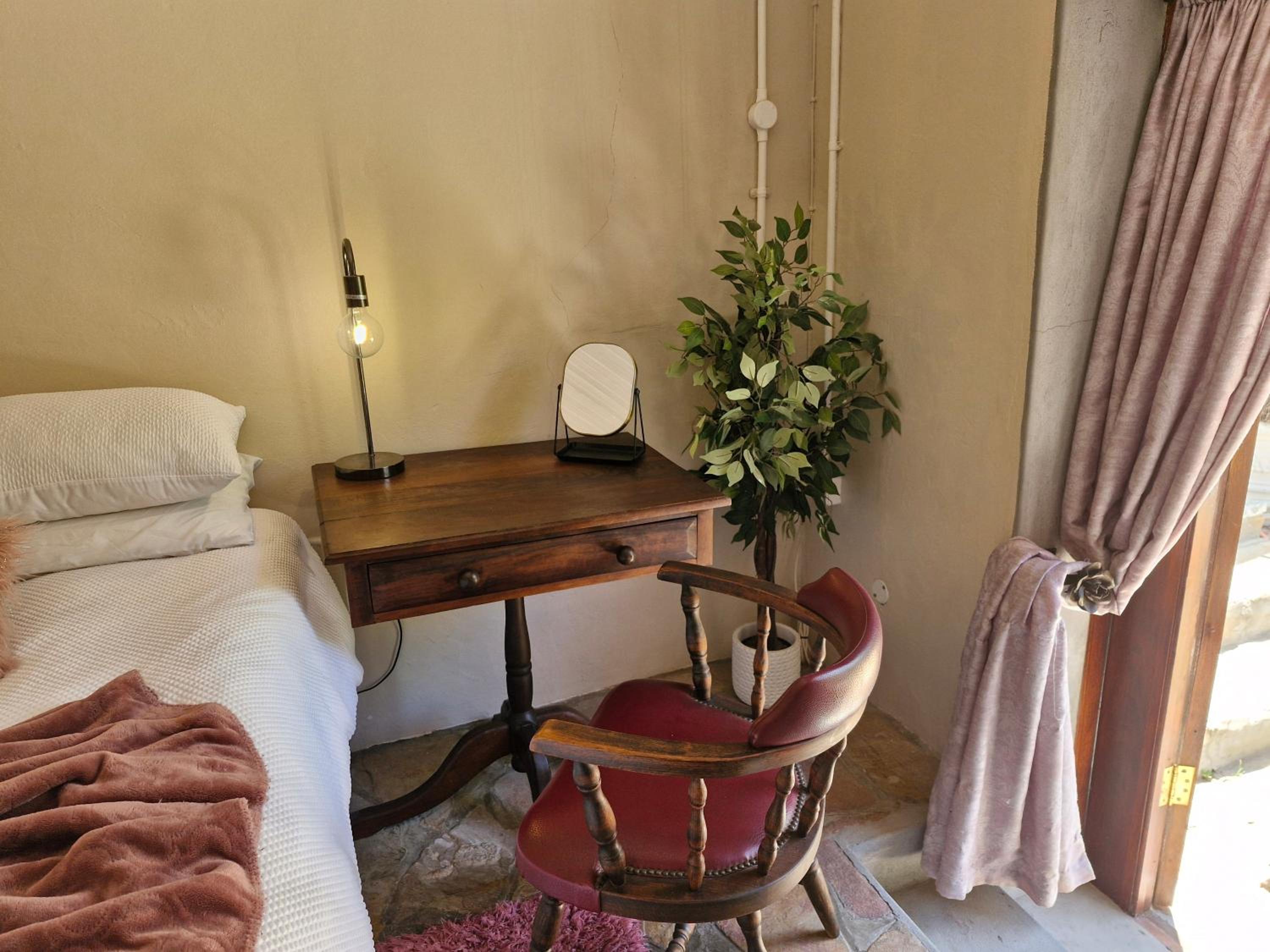 Queen Room - Photo 25