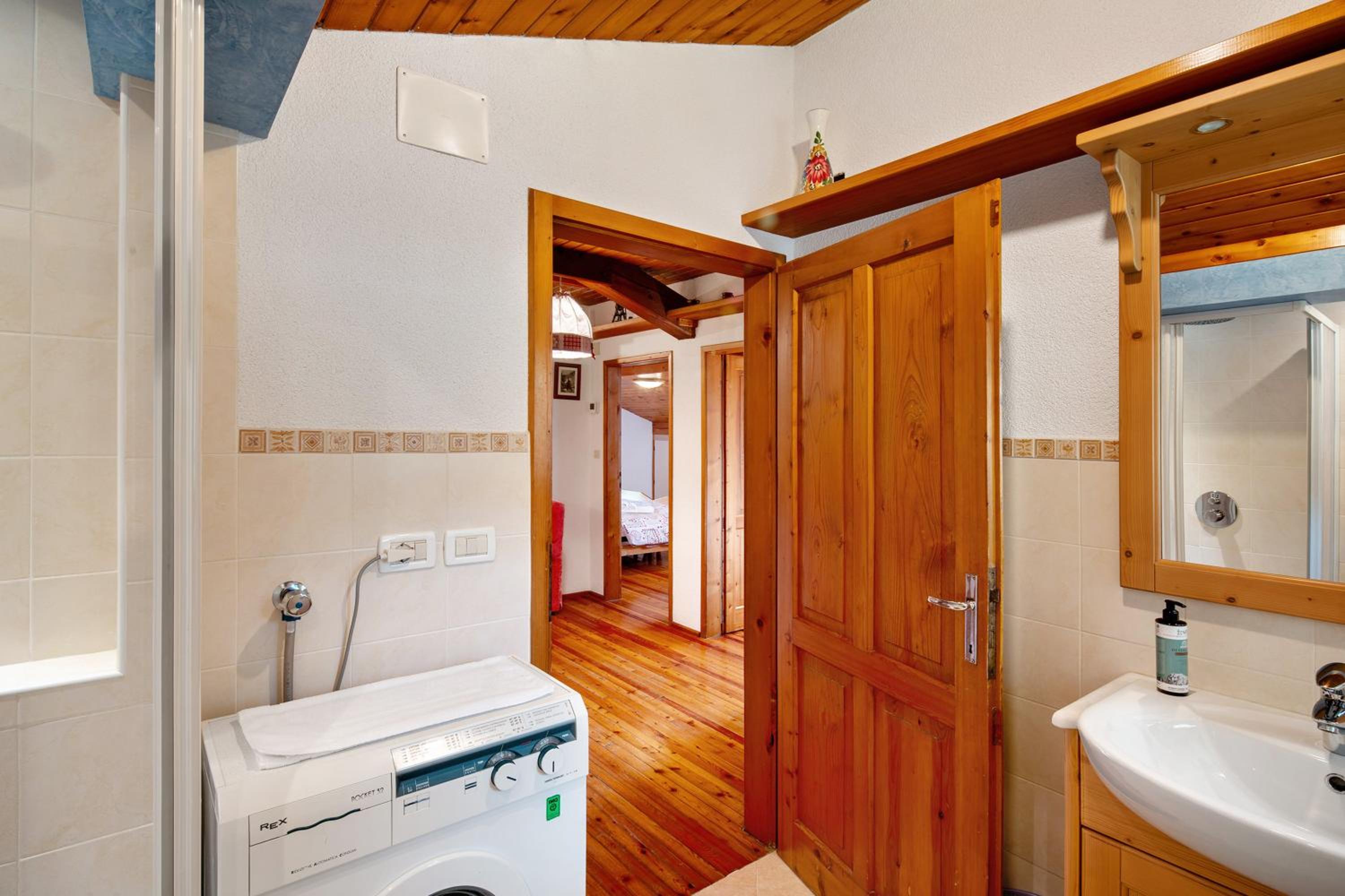 Three-Bedroom Premium Apartment with Balcony photo 3