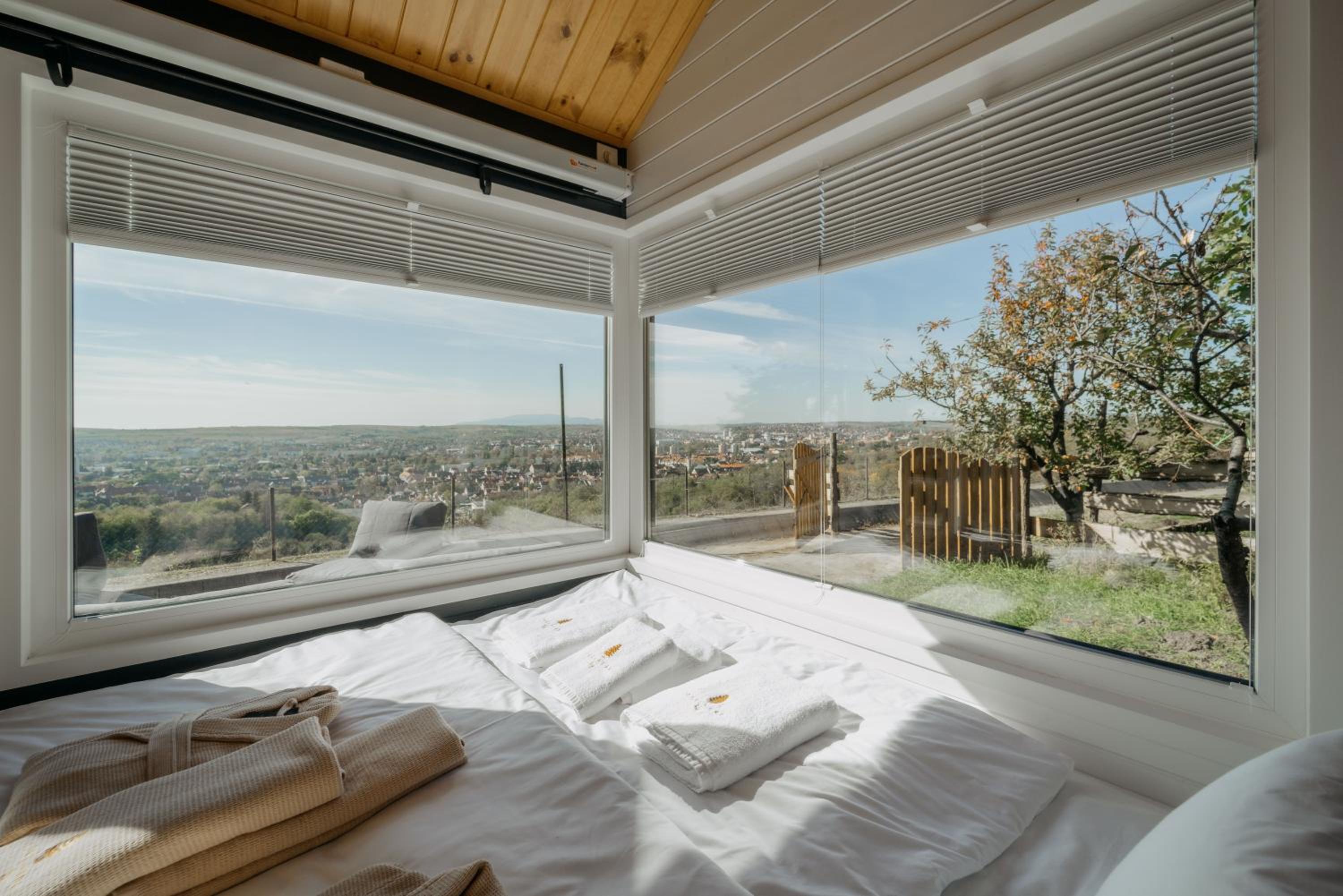 One-Bedroom House photo 1