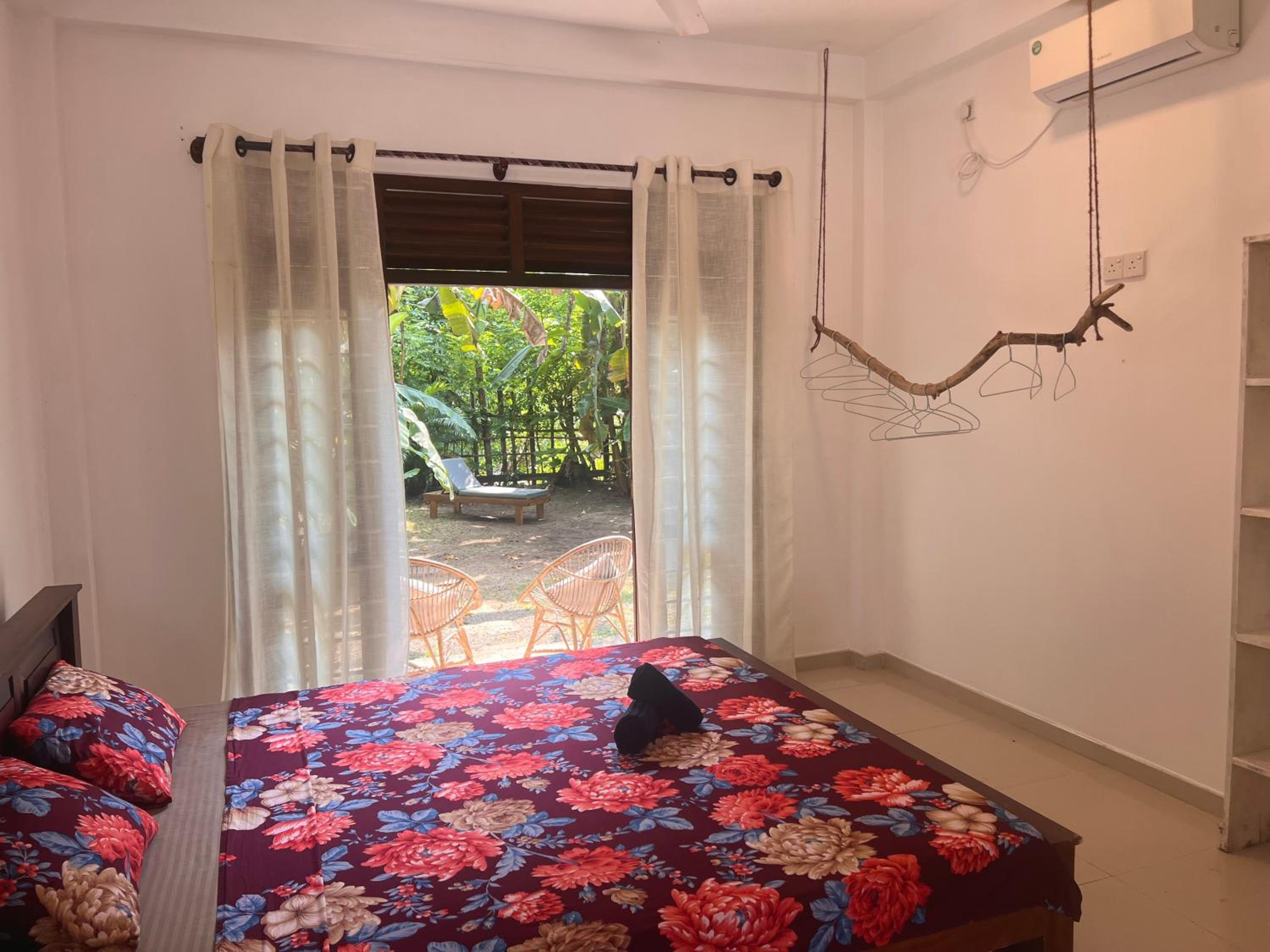 Bed in 4-Bed Dormitory Room photo 1