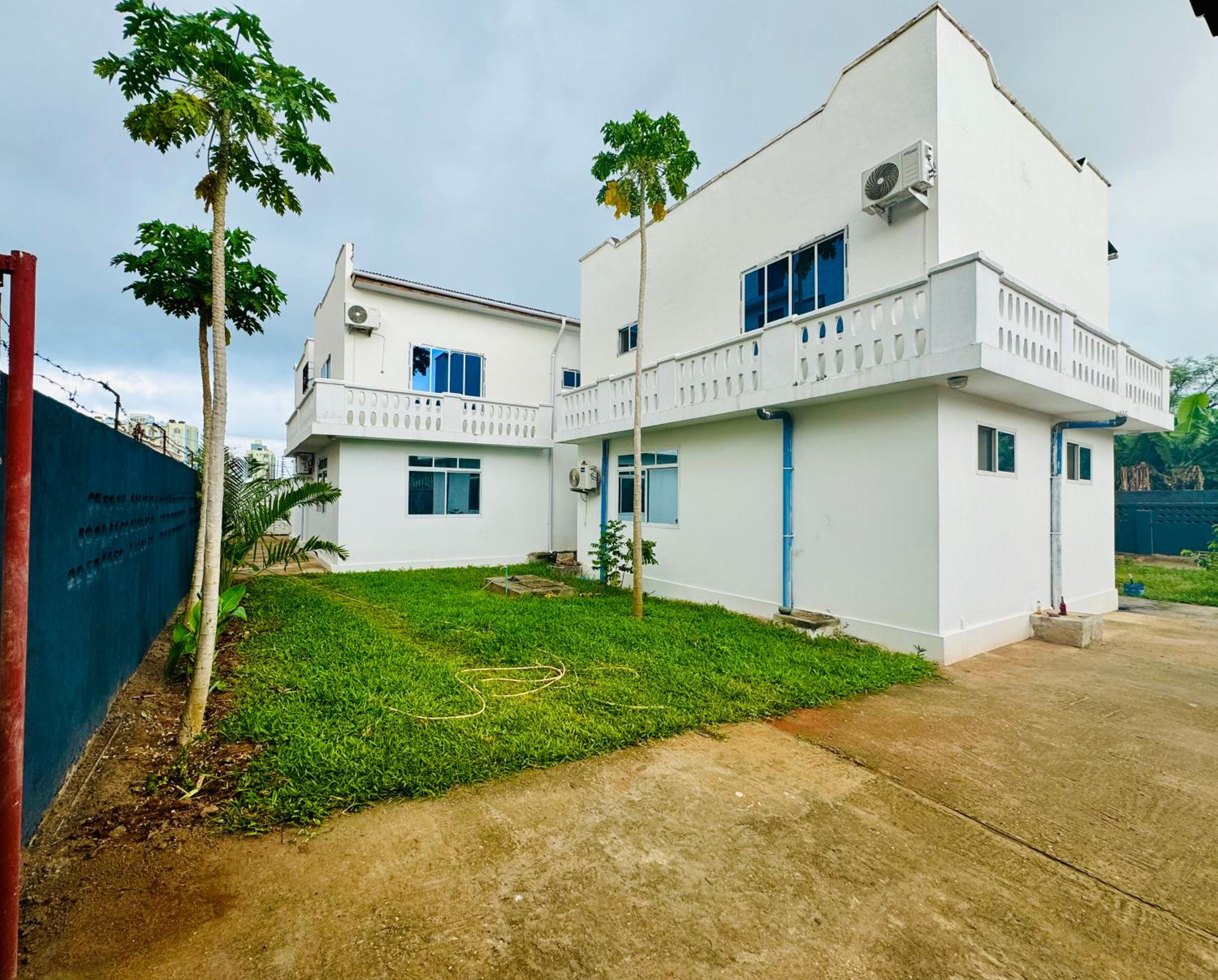 Three-Bedroom Apartment With Balcony photo 1