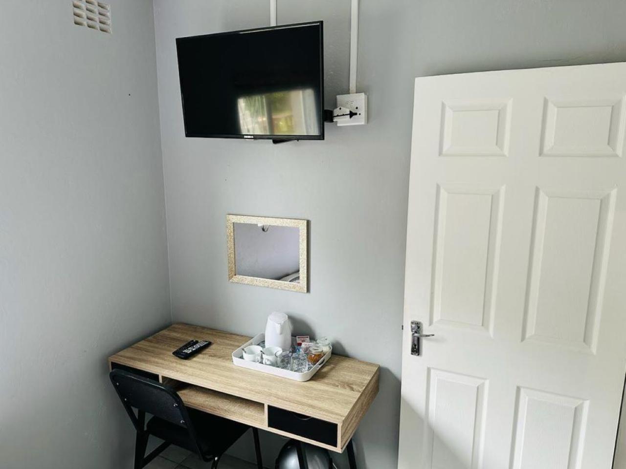 Budget Double Room photo 1