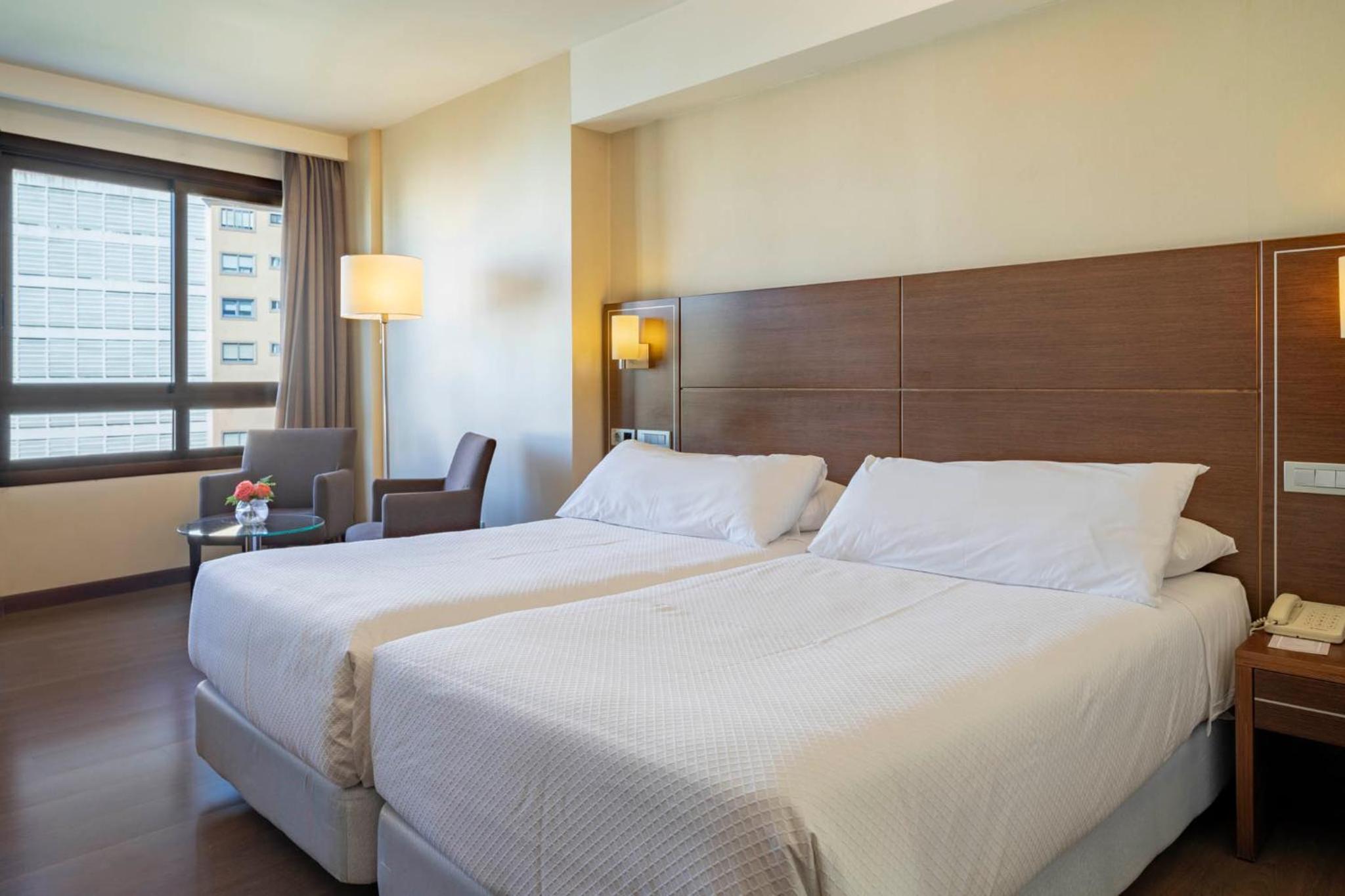 Special Offer - Double or Twin Room with Parking - Photo 1