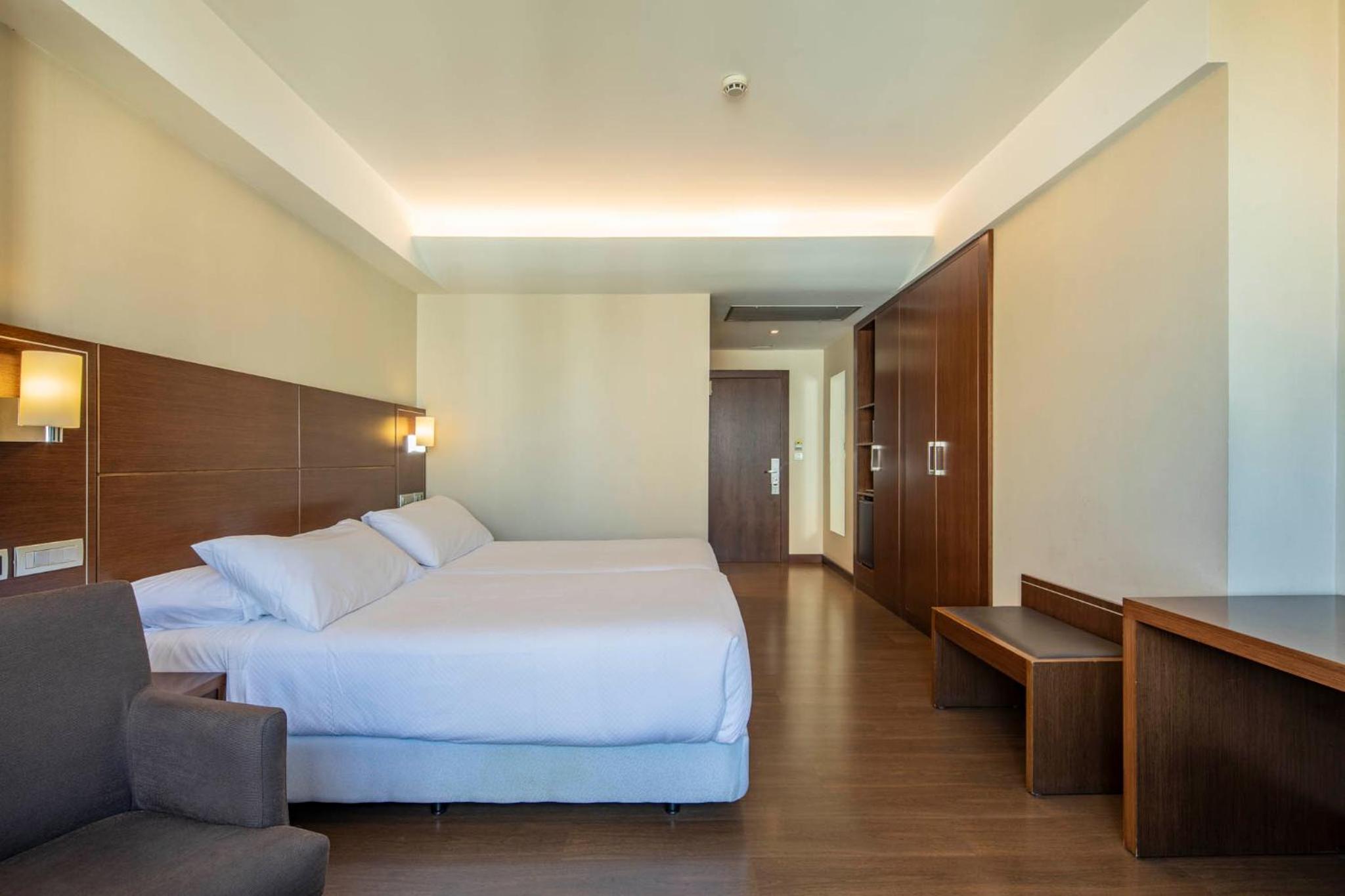 Double or Twin Room - Photo 8