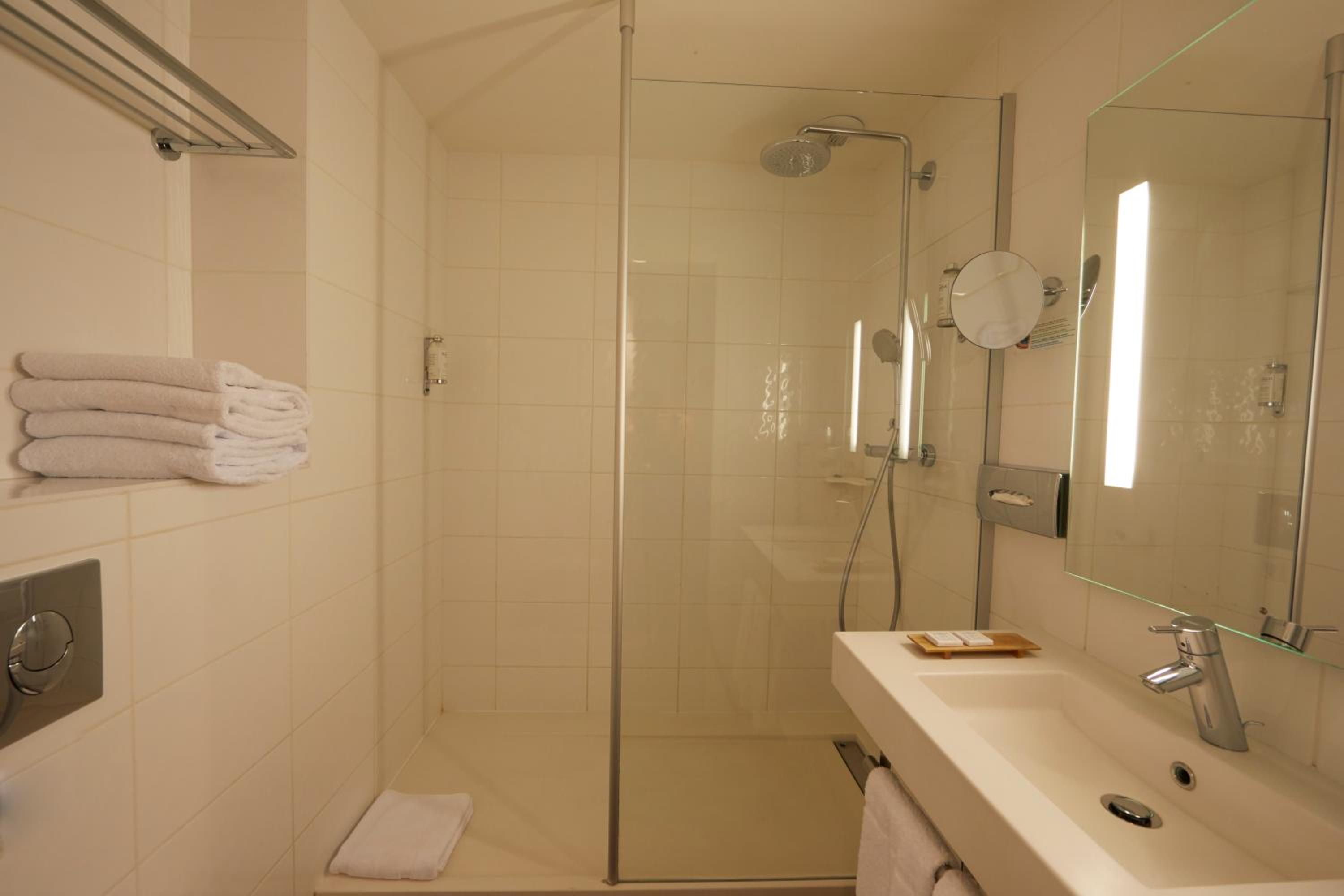 Deluxe Room - Photo 2