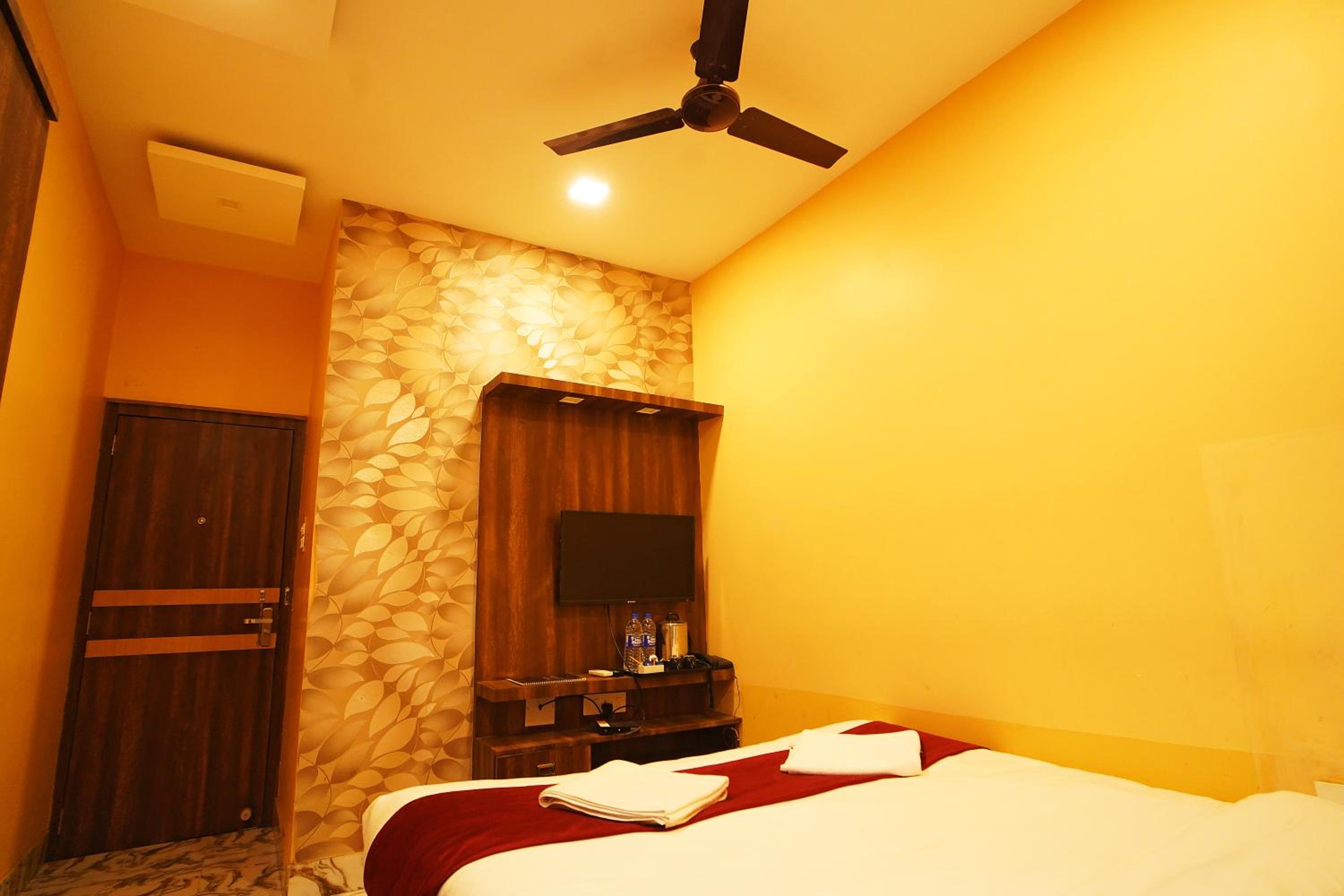 Economy Double Room photo 3