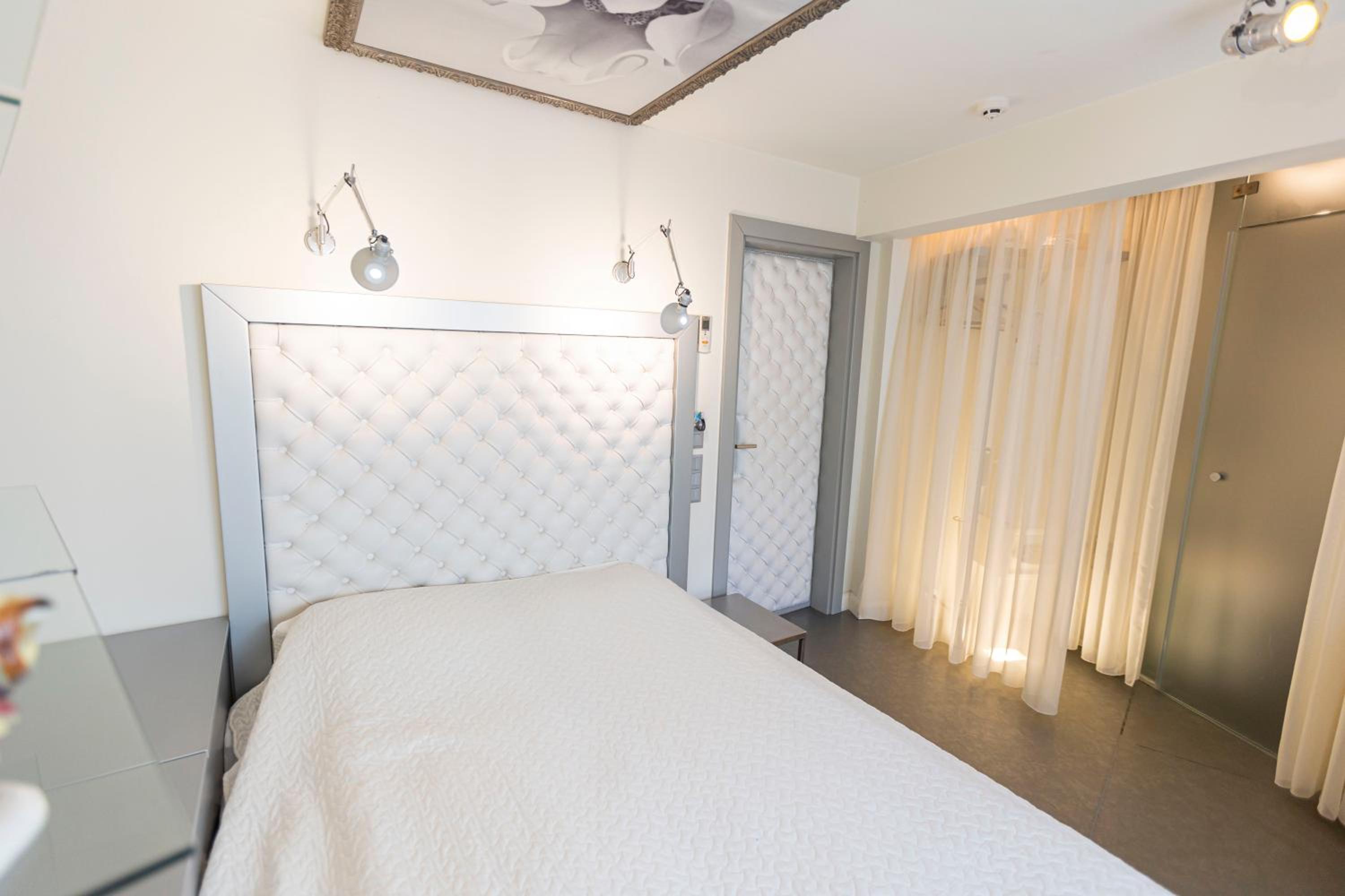 Design Double Room - Photo 16
