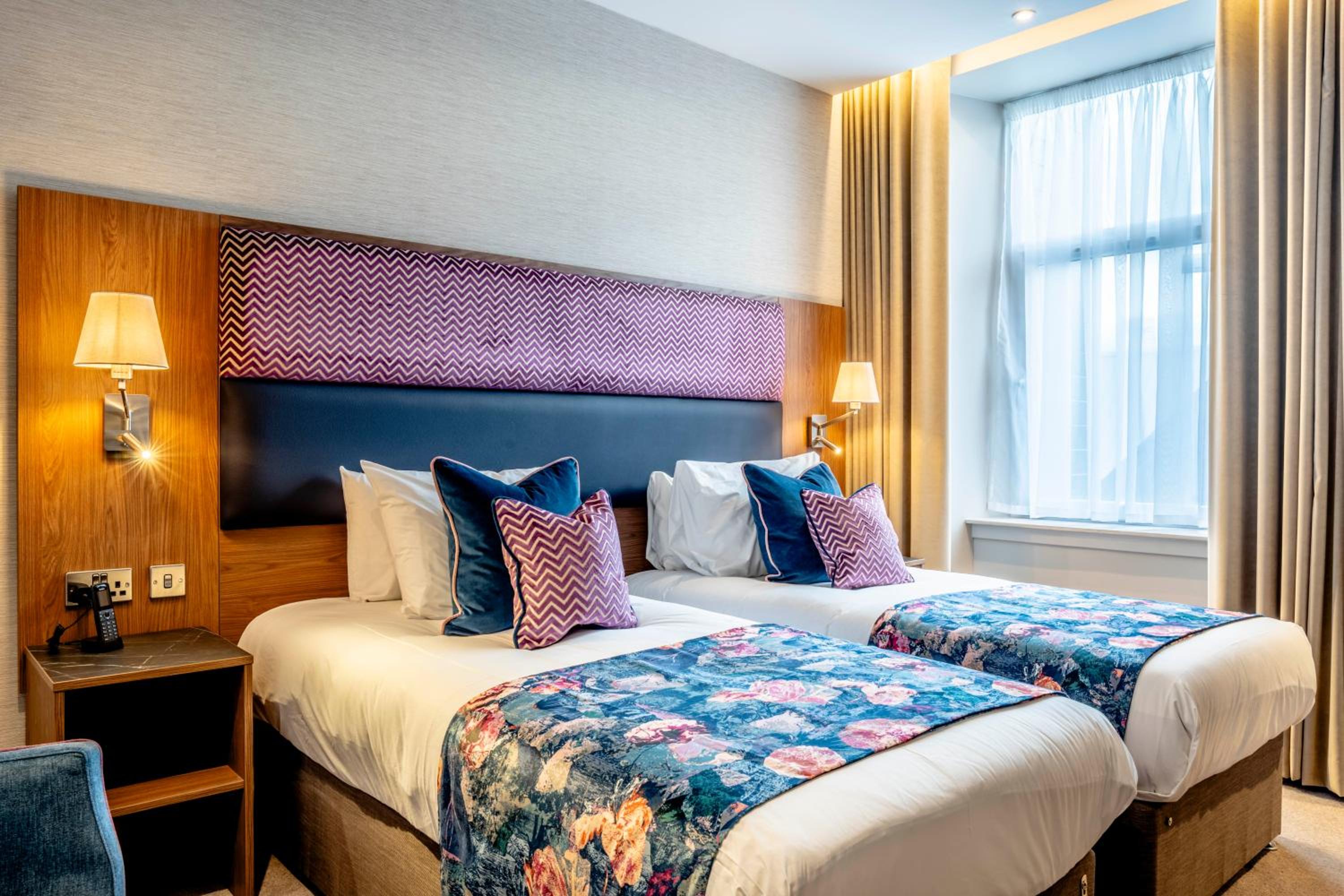 Deluxe King Room photo 2