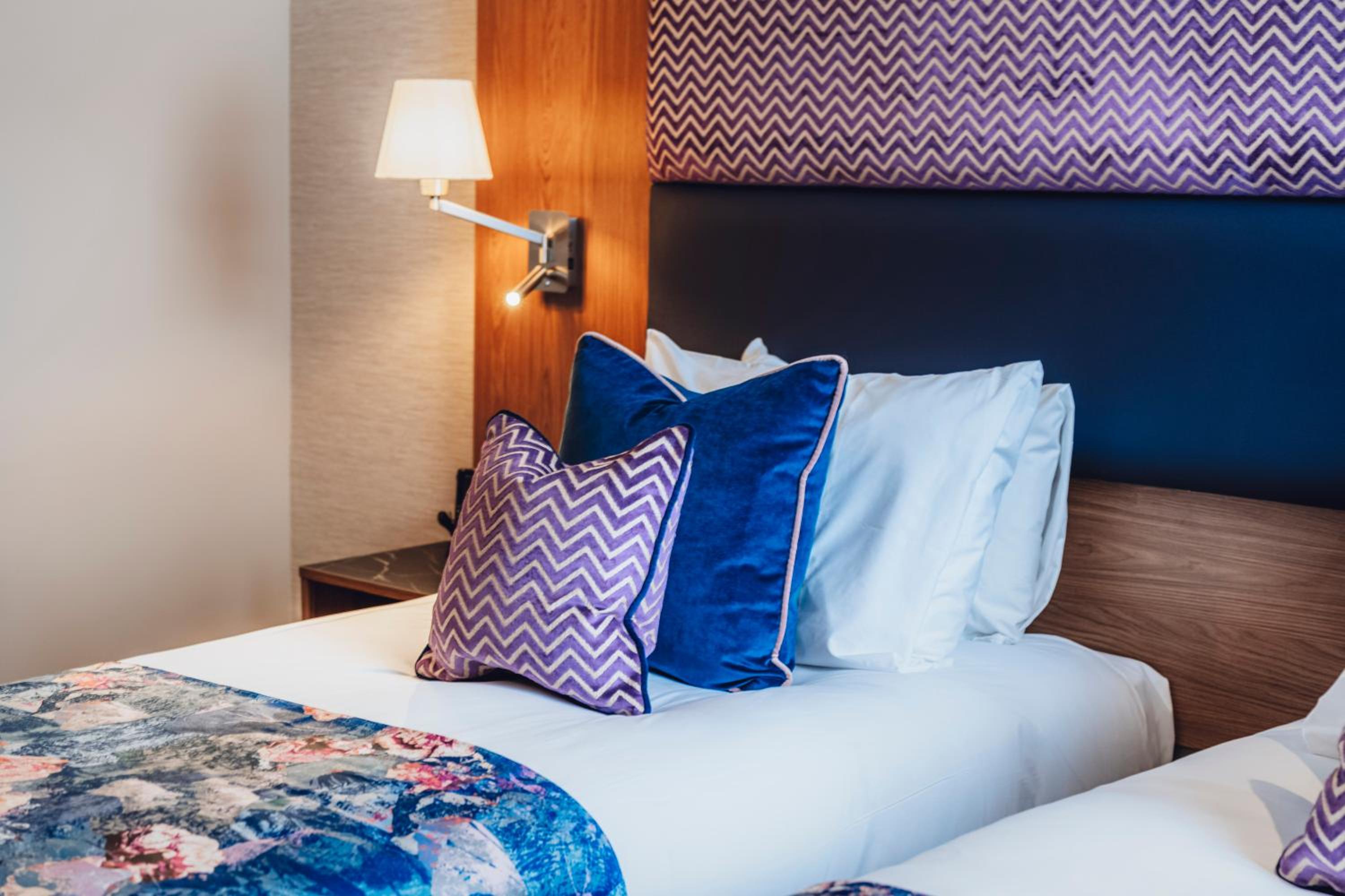 Superior Double or Twin Room photo 3