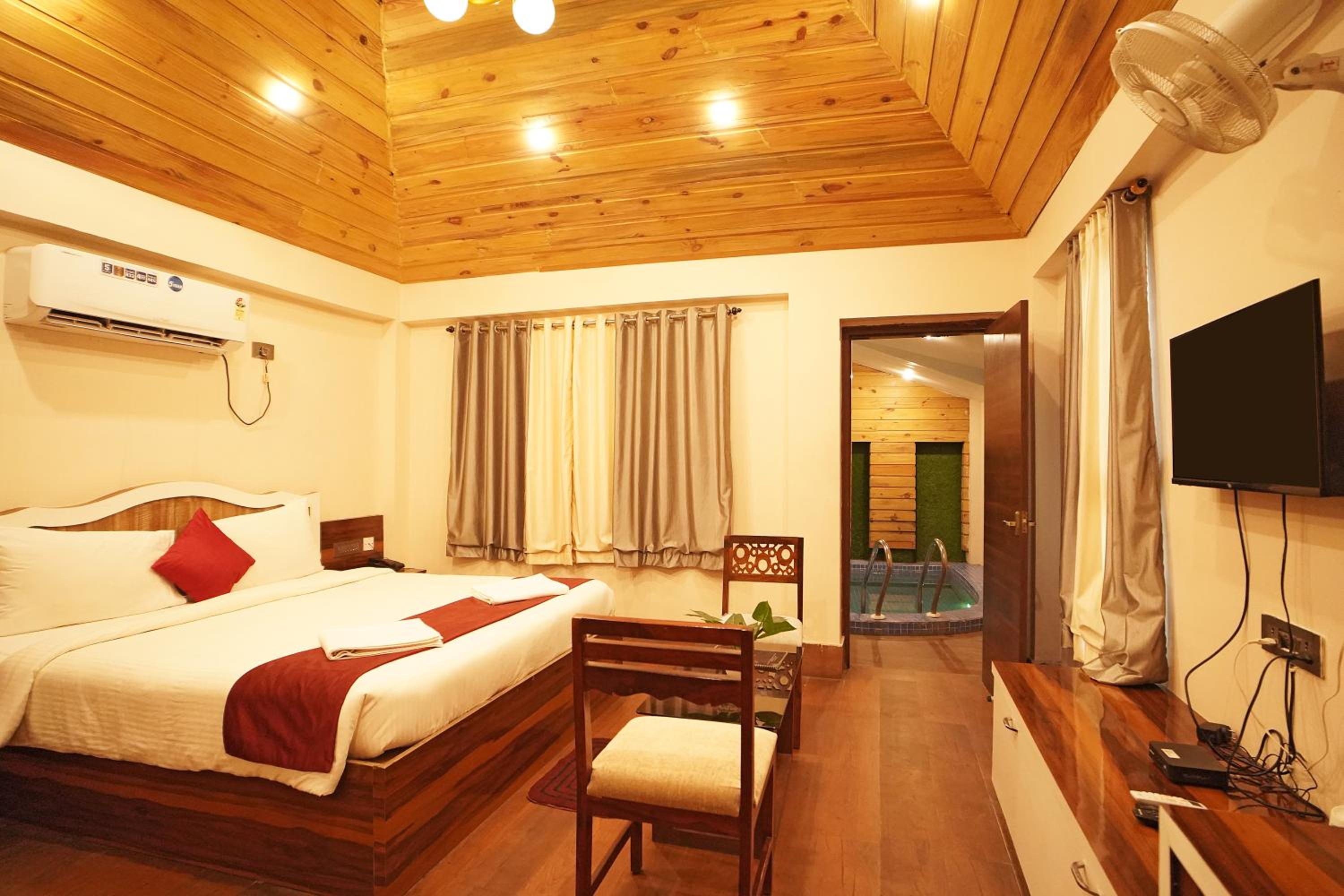 Double Room with Private Bathroom