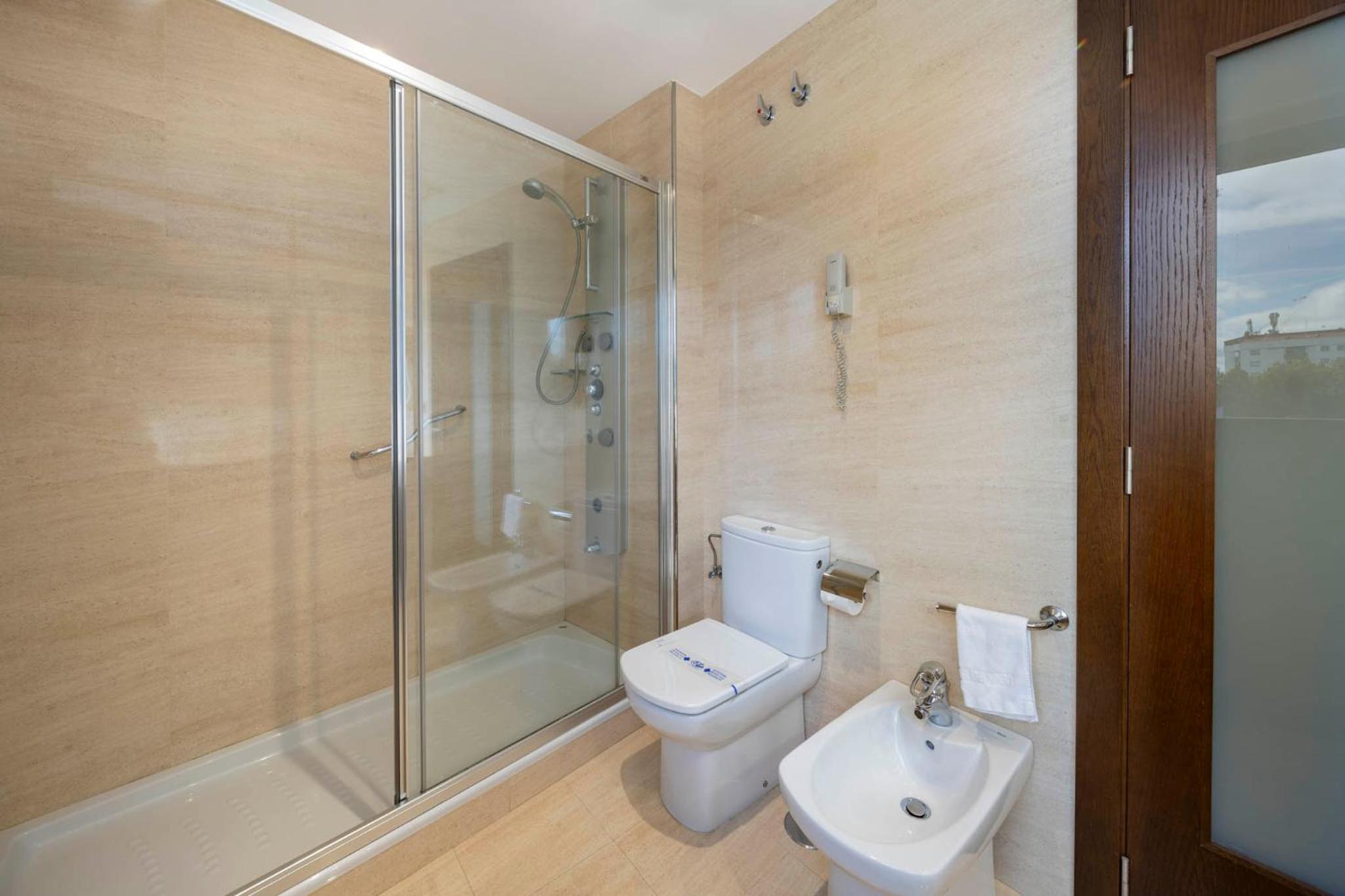 Double or Twin Room - Photo 2