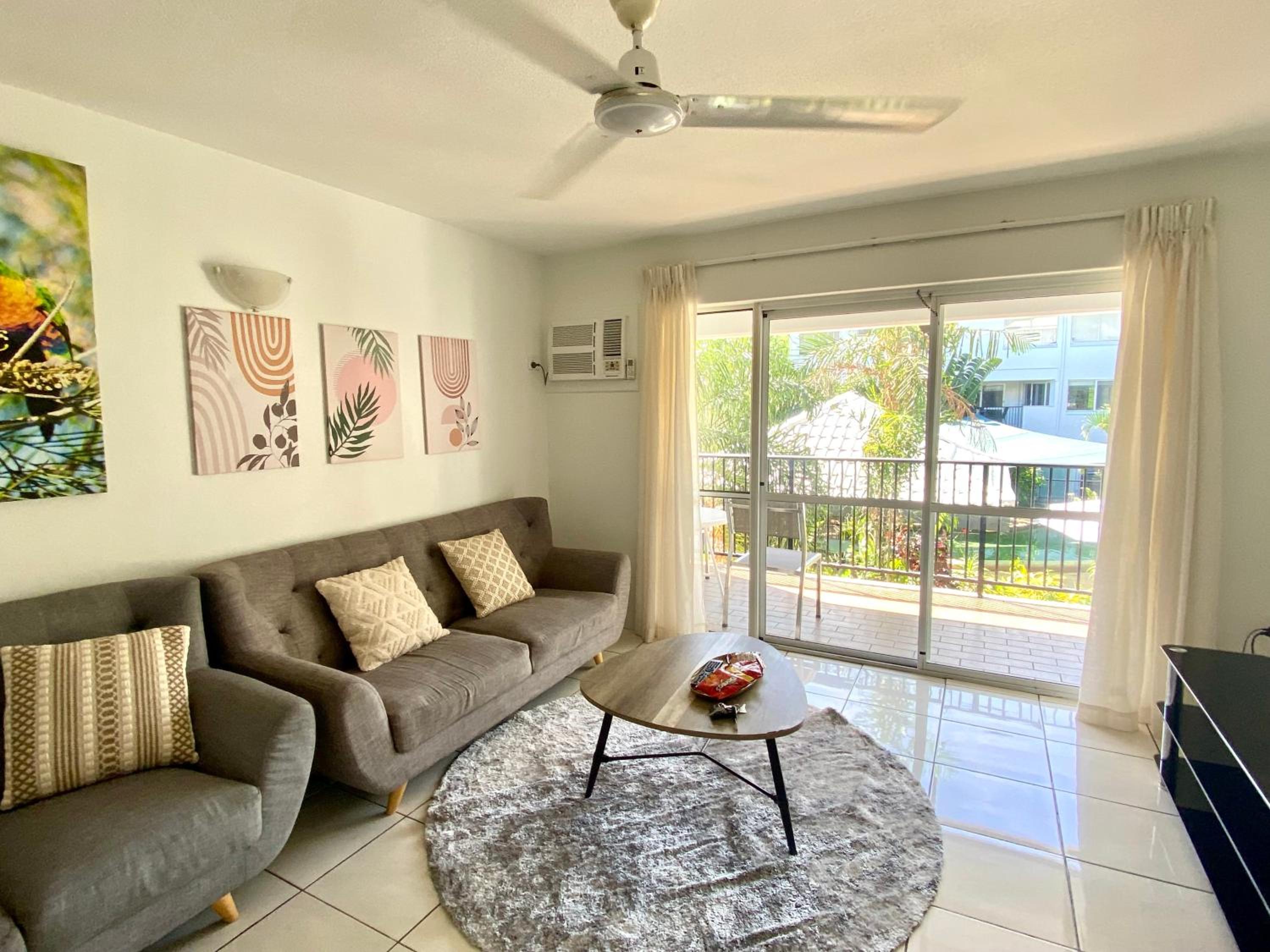 Apartment with Pool View  - Photo 4