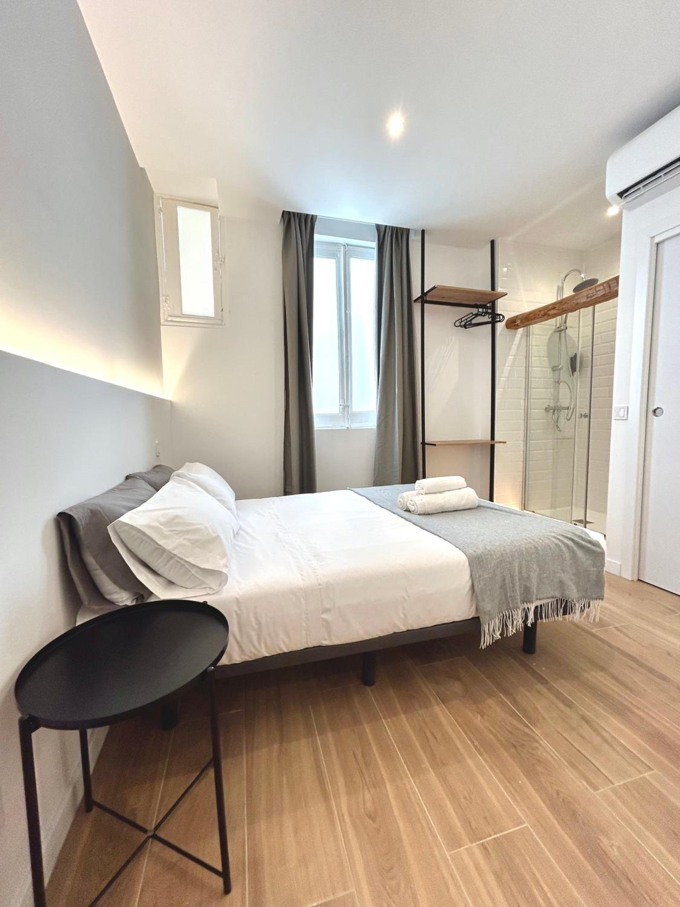 Double Room With Private Bathroom photo 2