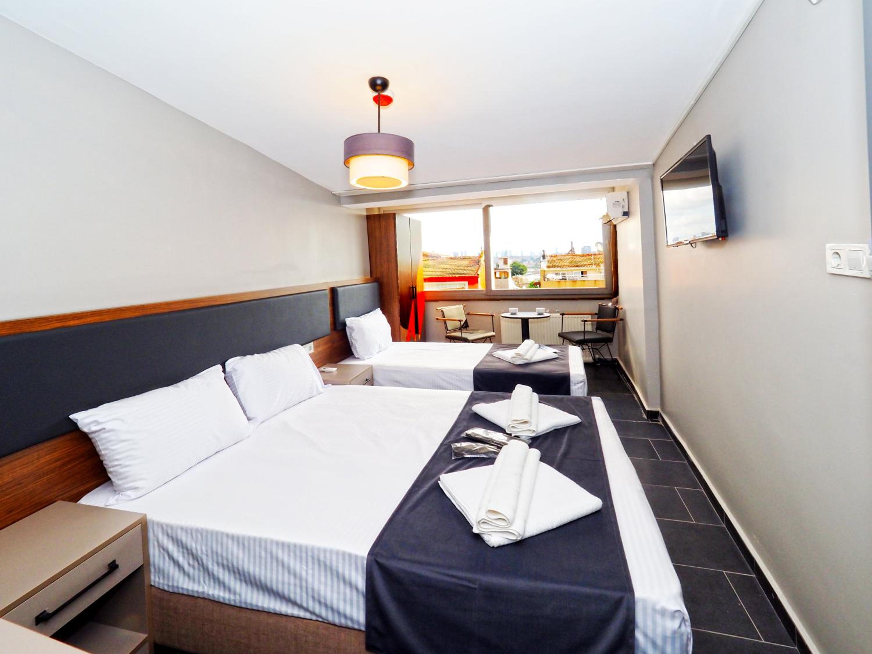 Deluxe Triple Room with Sea View photo 2