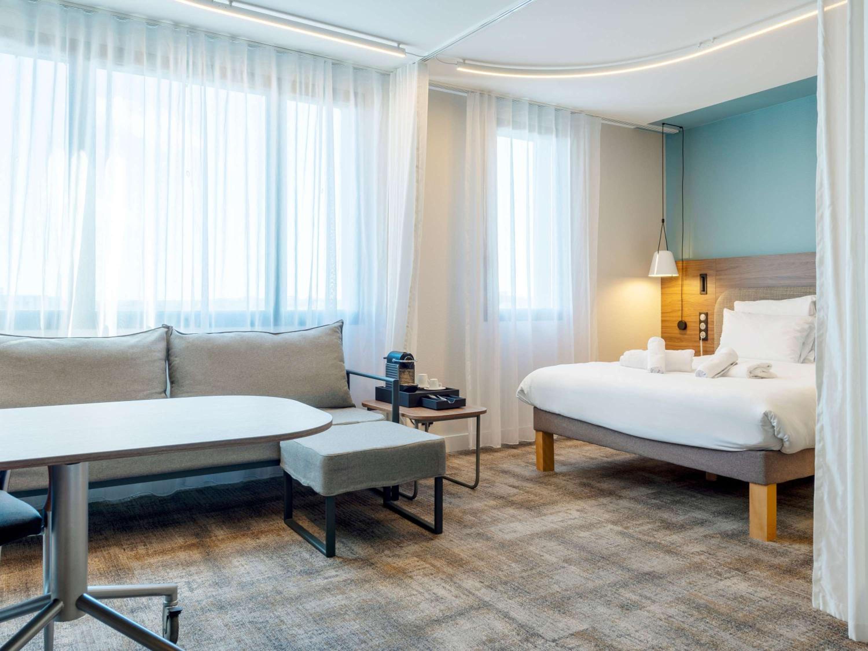 Executive Suite - Photo 7