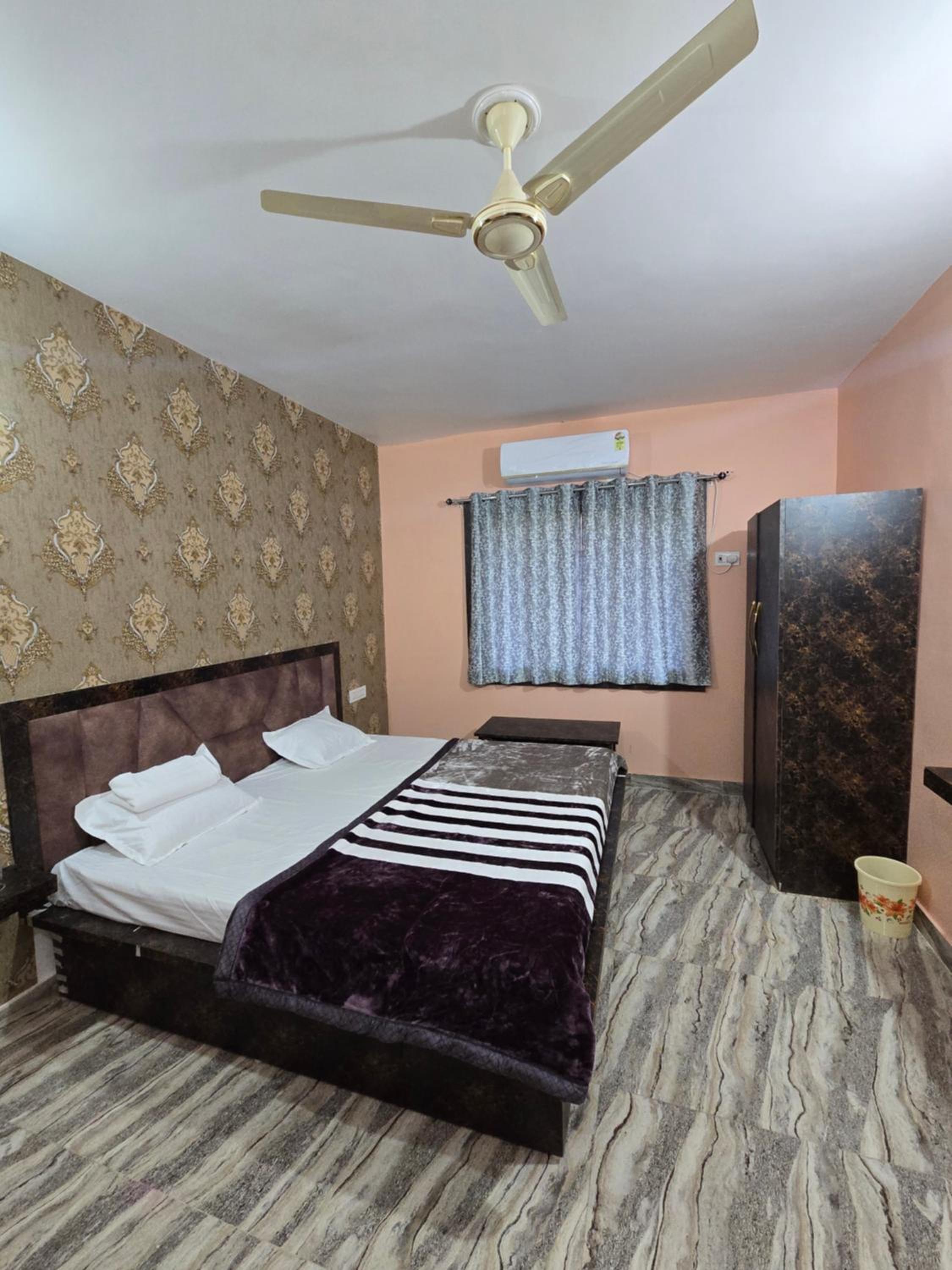 Standard King Room