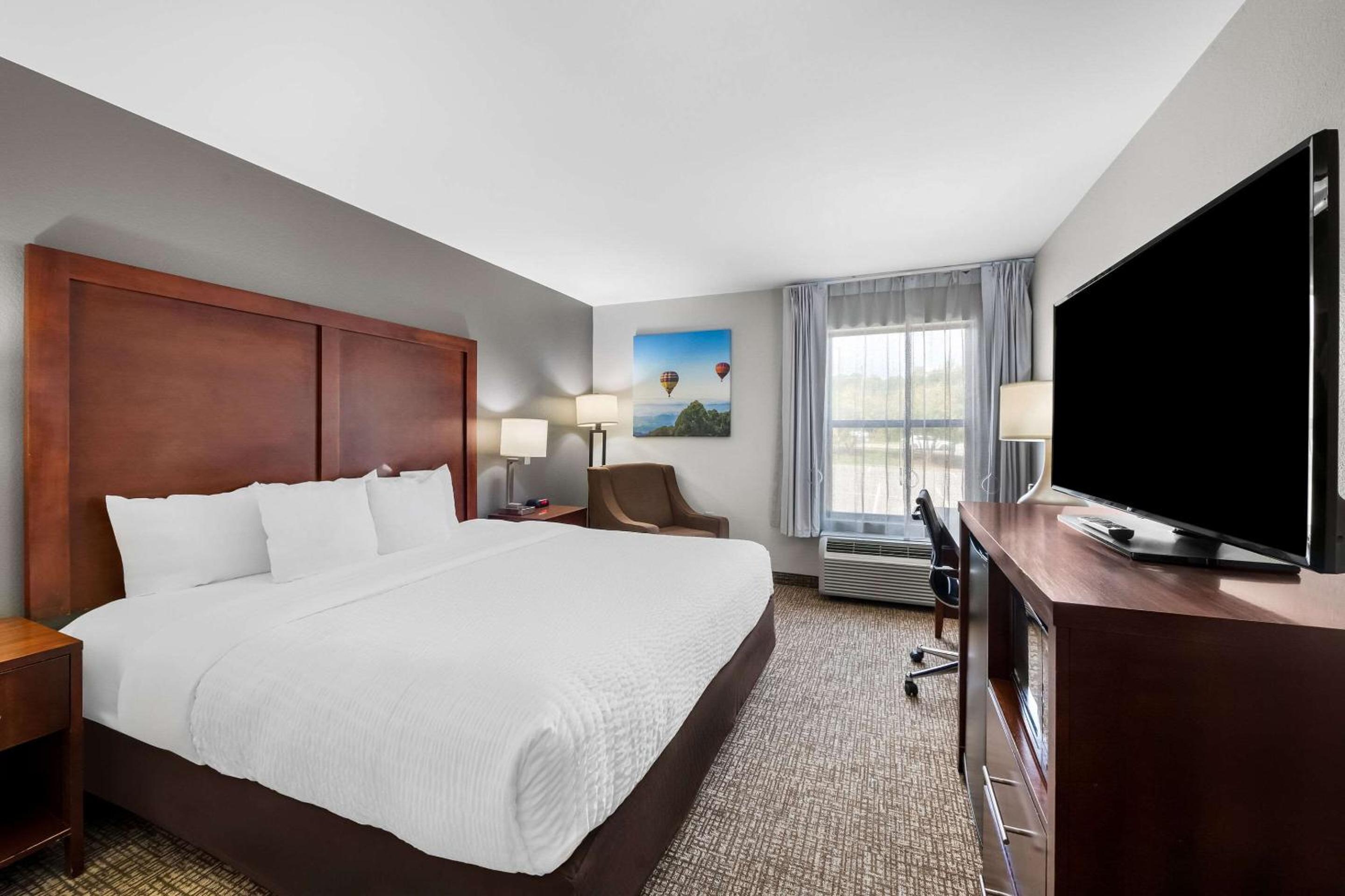 King Room - Disability Access/Non-Smoking - Photo 3