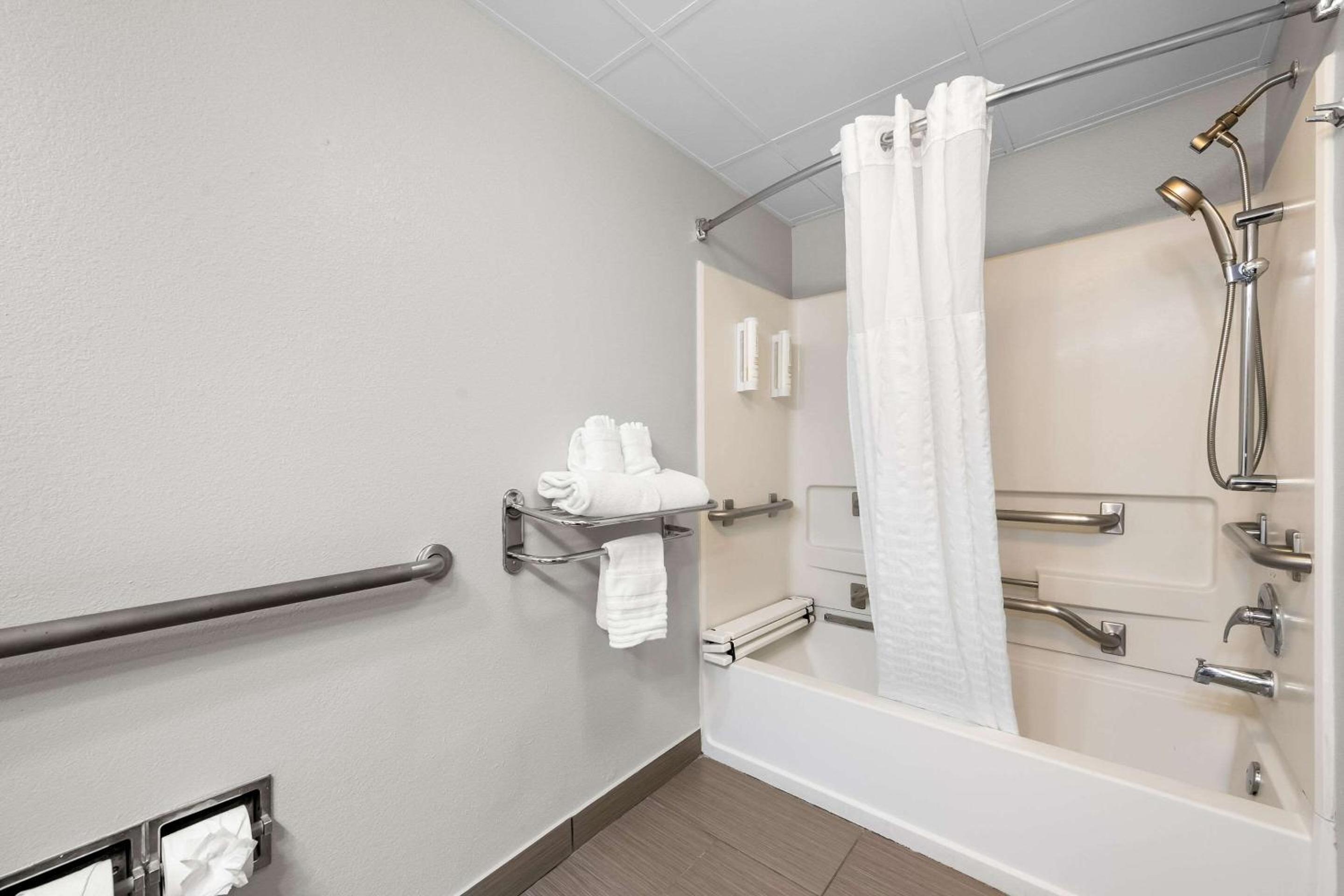 King Room - Disability Access/Non-Smoking - Photo 5