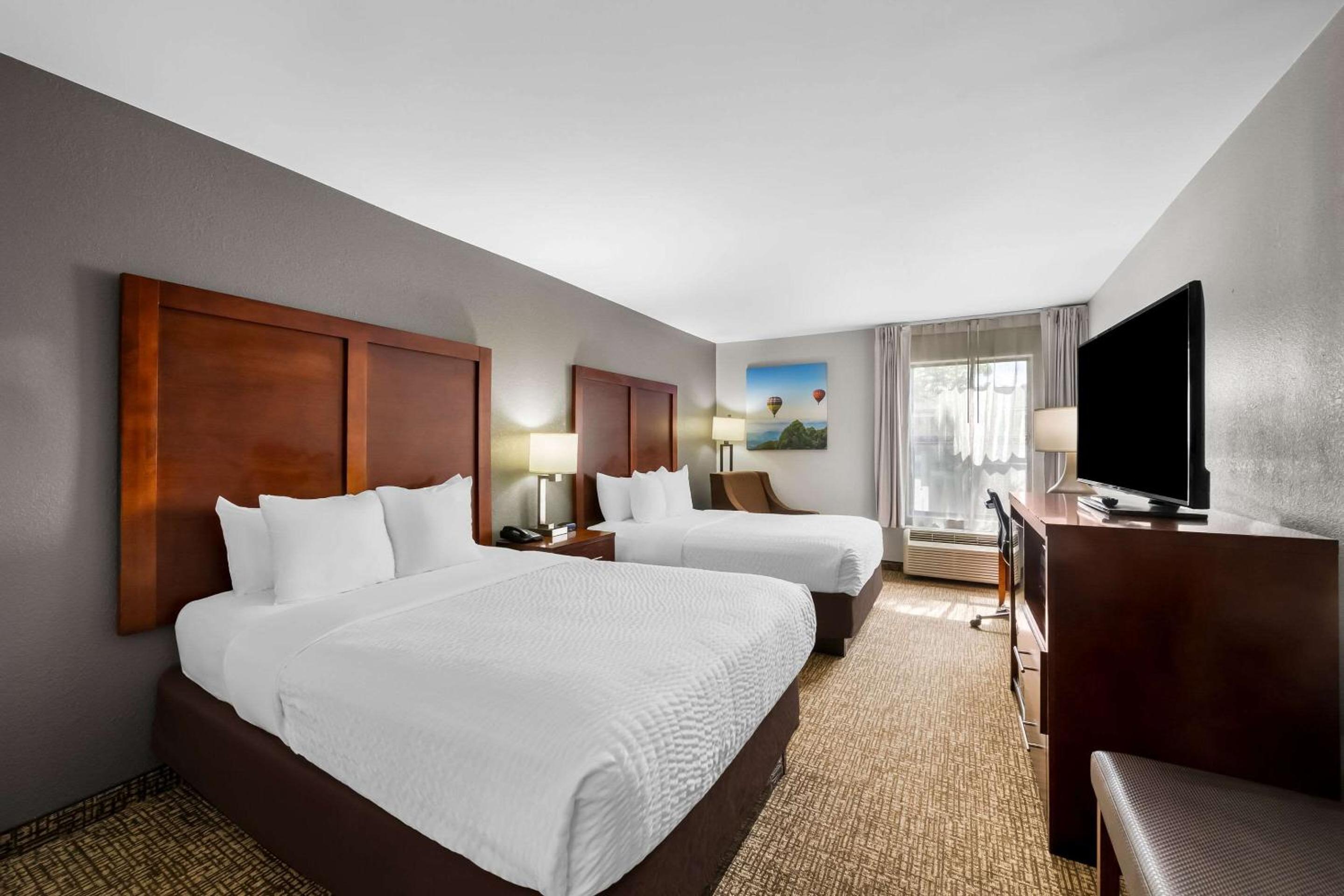 Double Room with Two Double Beds - Non-Smoking - Photo 1