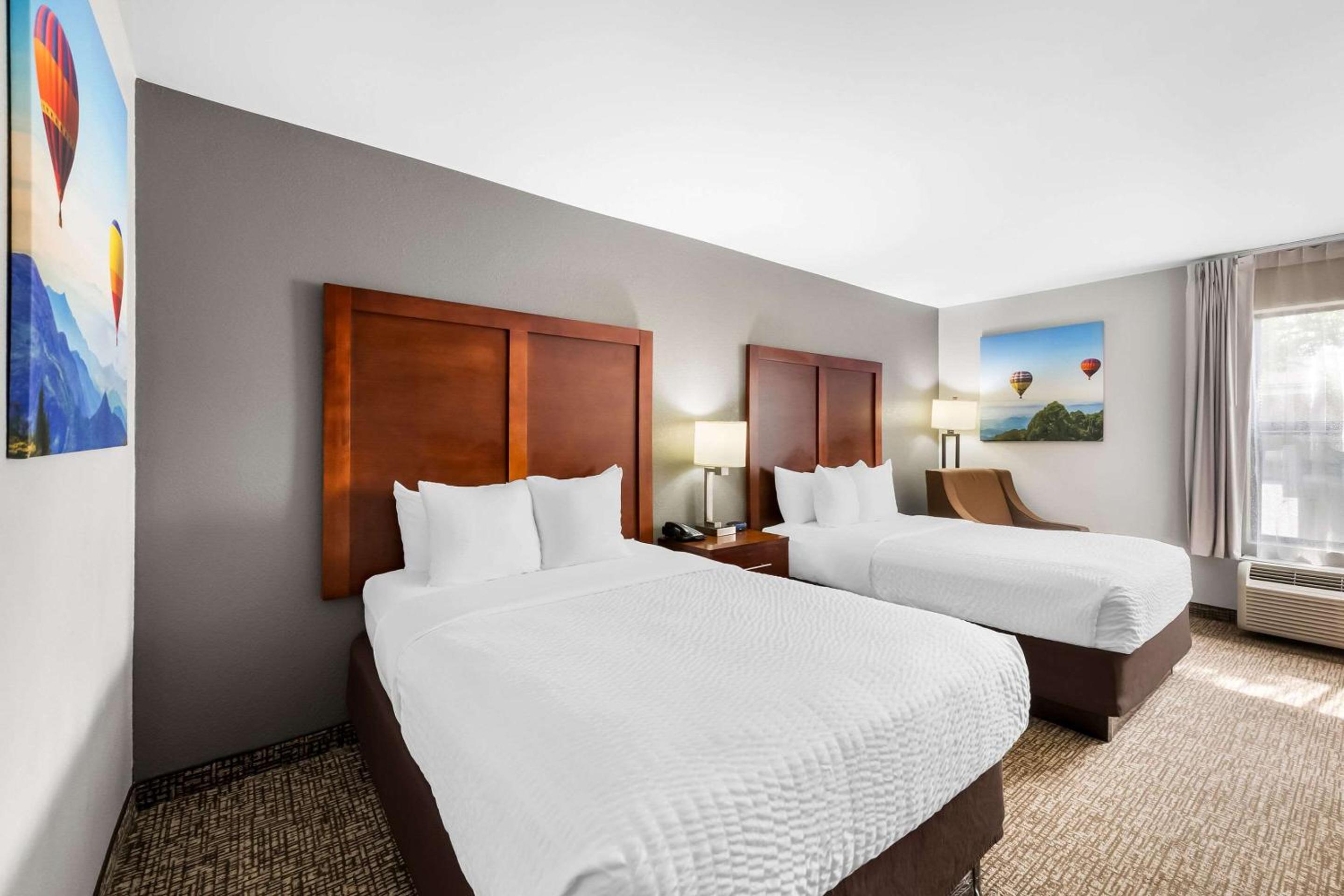 Double Room with Two Double Beds - Non-Smoking - Photo 4