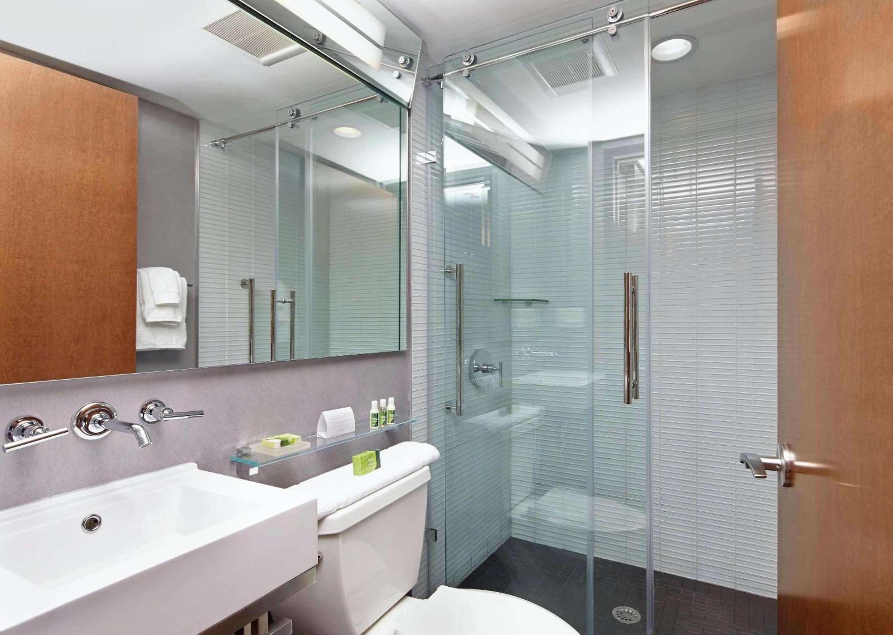 Deluxe Queen Suite with Two Queen Beds and City View - Non-Smoking