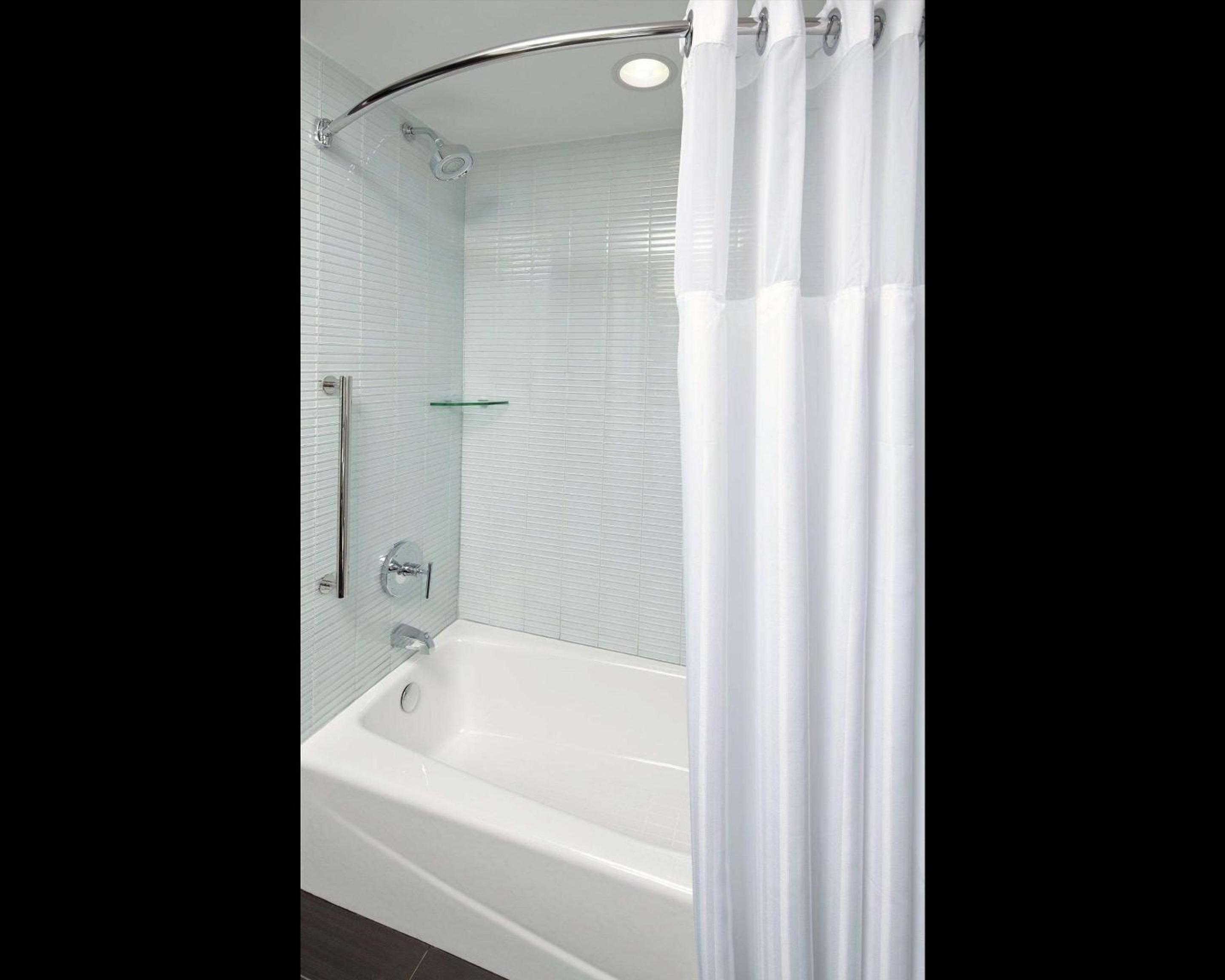 ADA Hearing Impaired Two Queens Beds with Tub