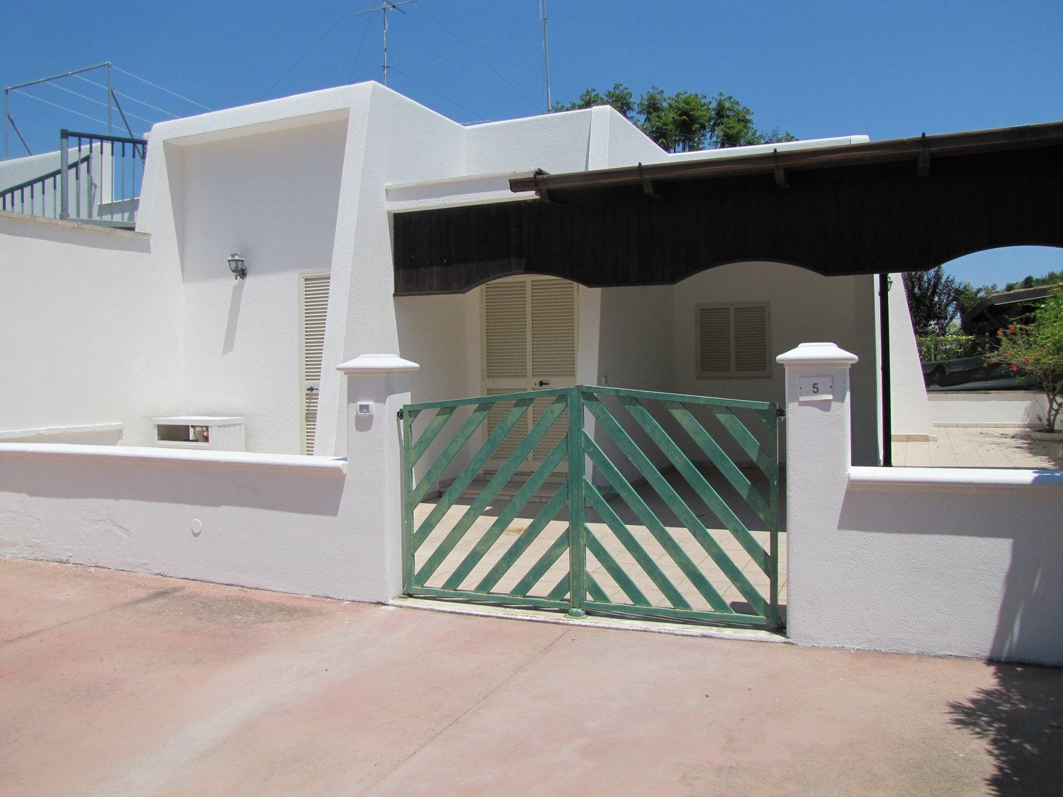 Two-Bedroom House photo 2
