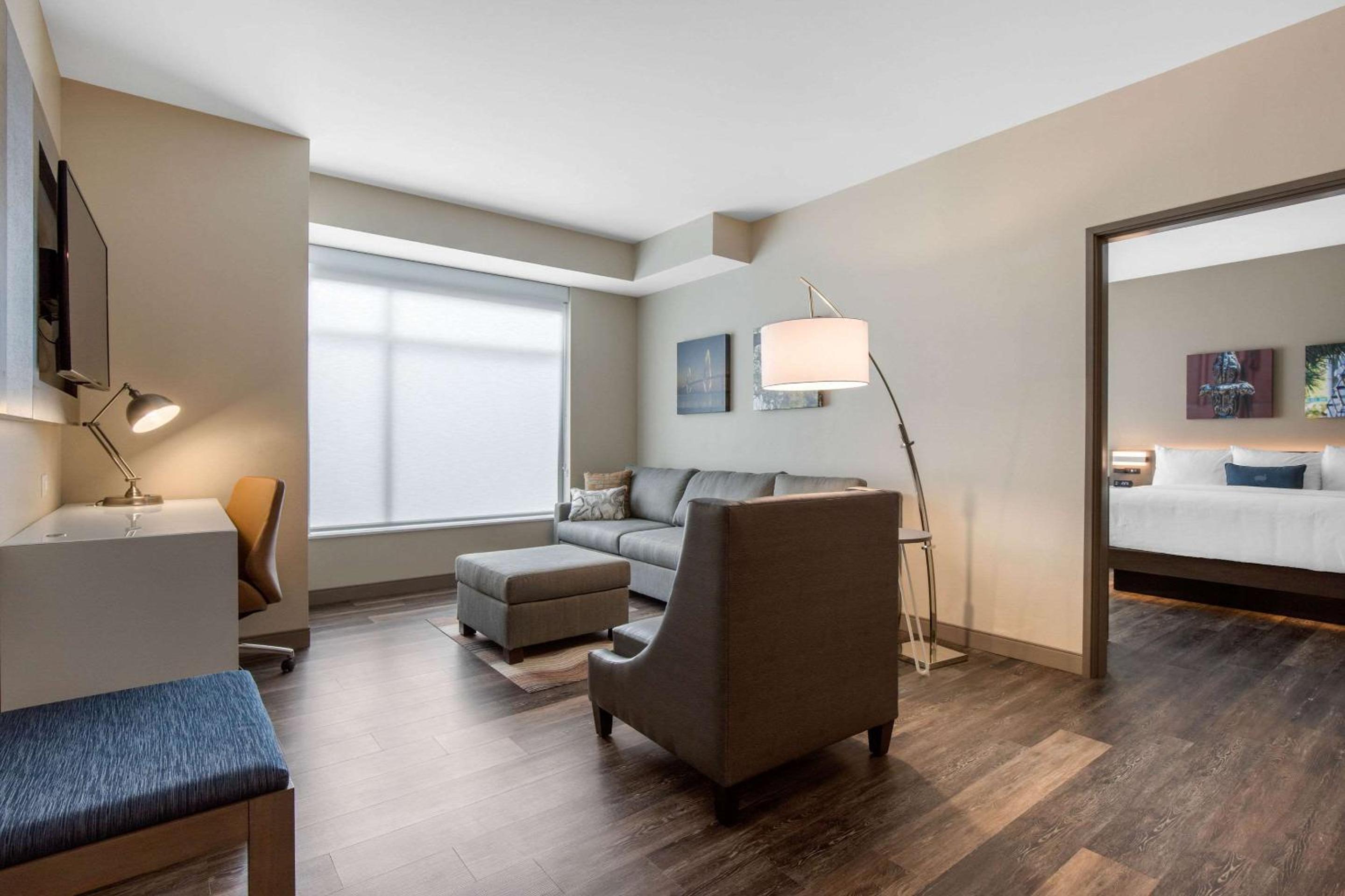 King Suite - Accessible/Non-Smoking photo 2