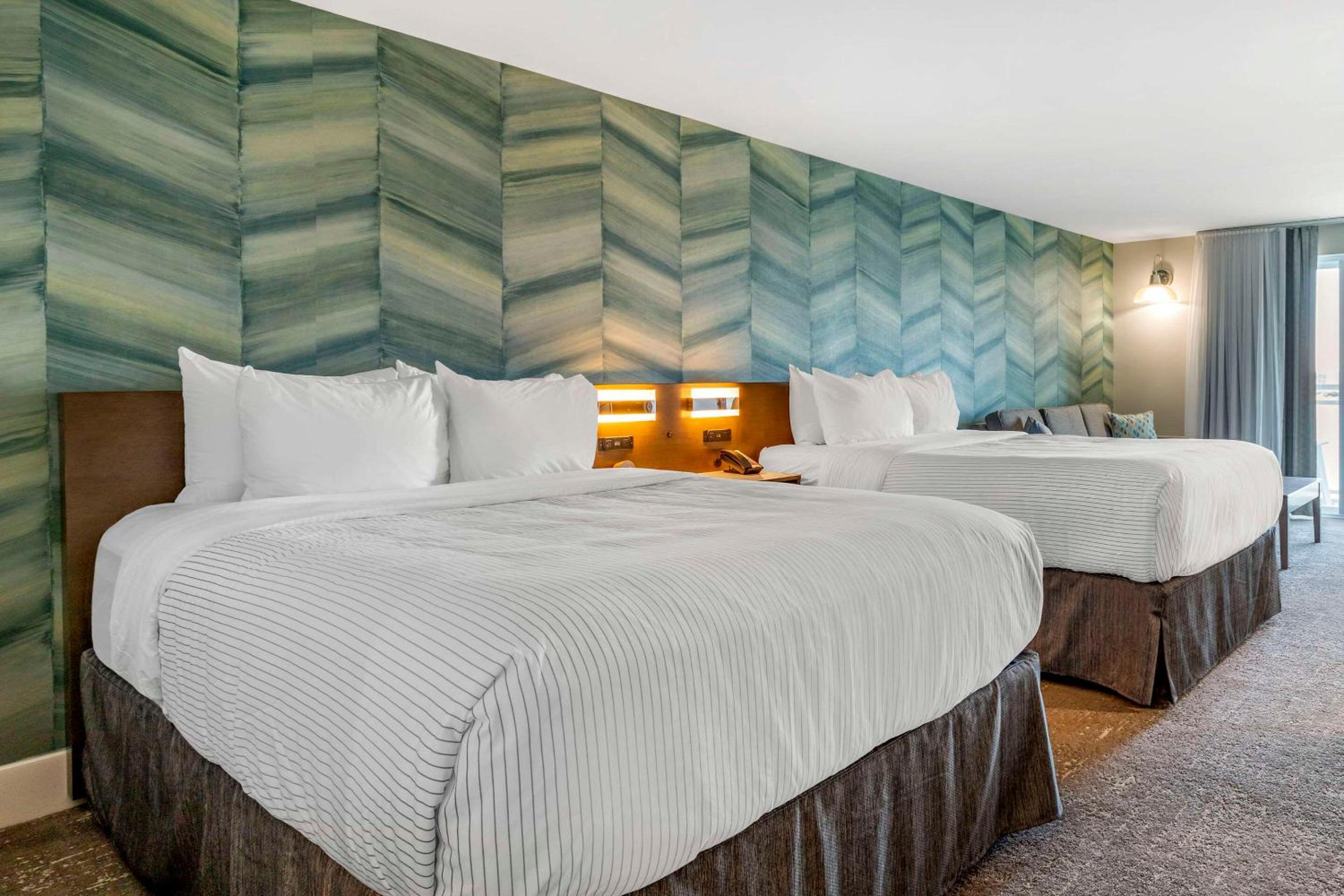 Queen Room with Two Queen Beds and Sofa Bed - Top Floor/Non-Smoking