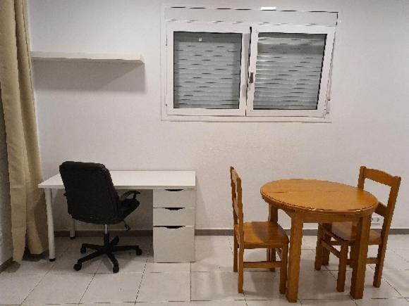 One-Bedroom Apartment photo 3