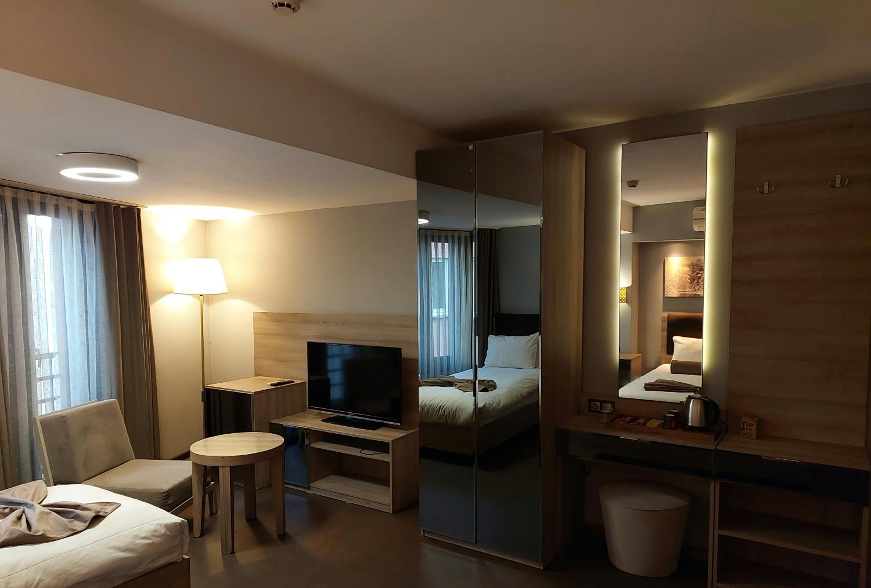 Standard Triple Room photo 2