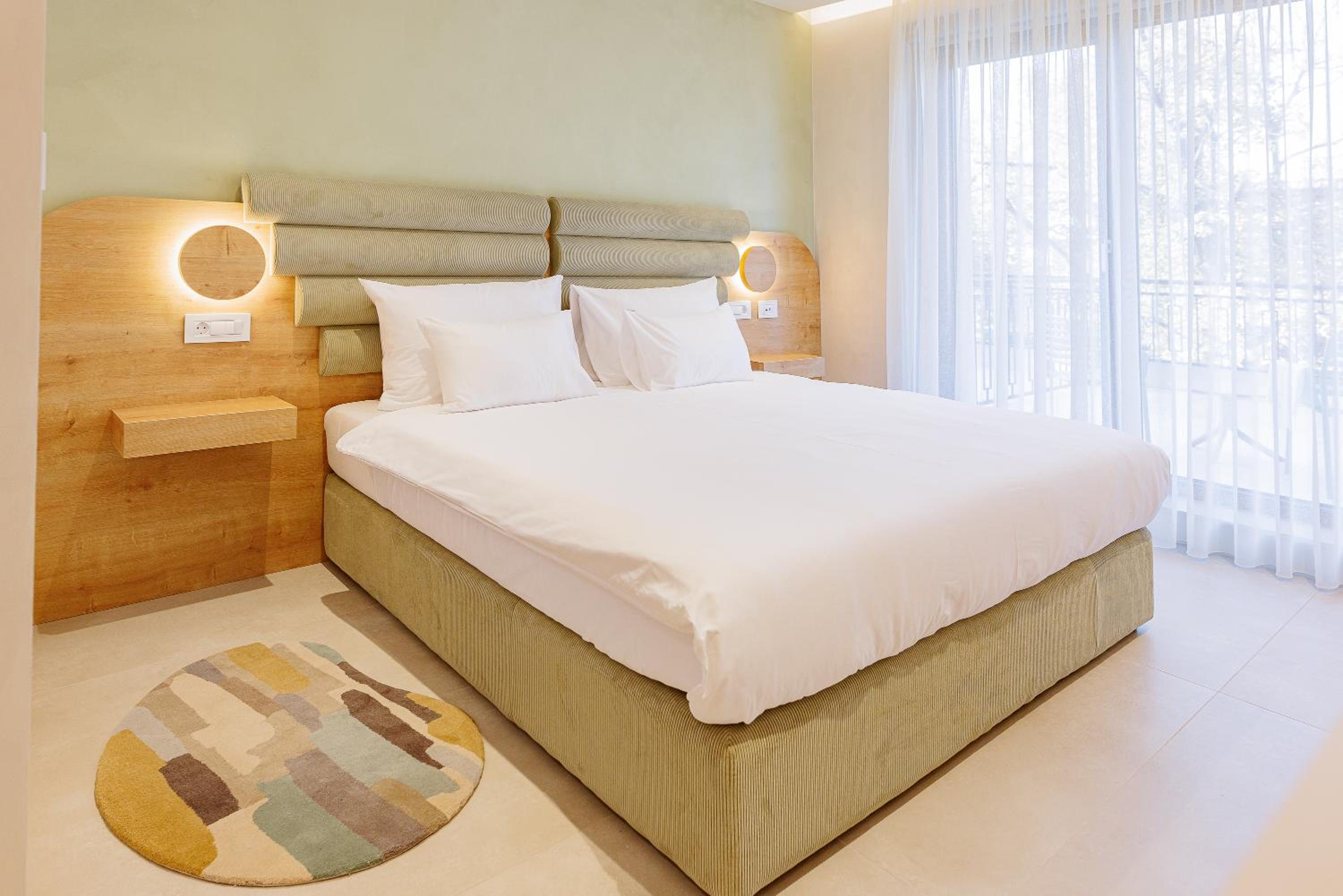 Deluxe Double Room with Balcony and Complimentary Spa Access photo 1