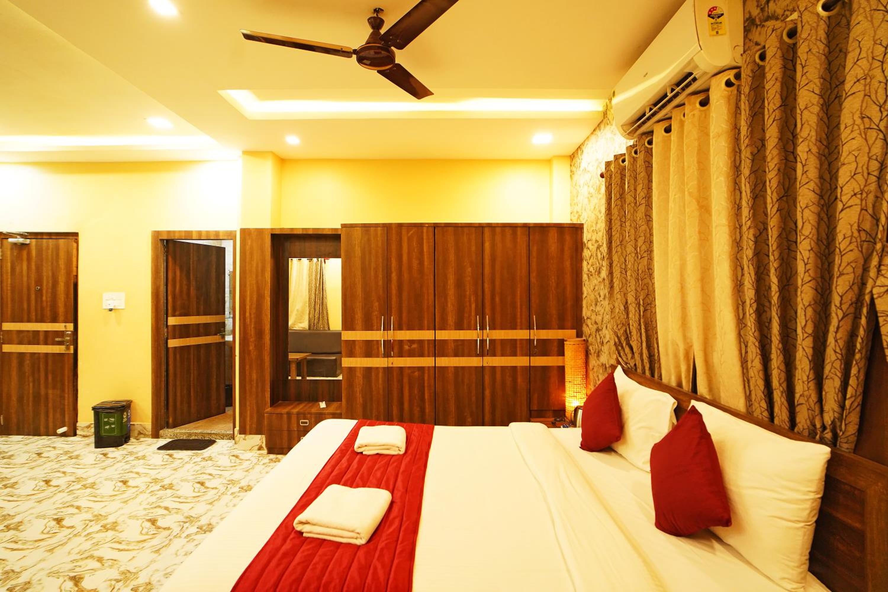 Large Double Room photo 3