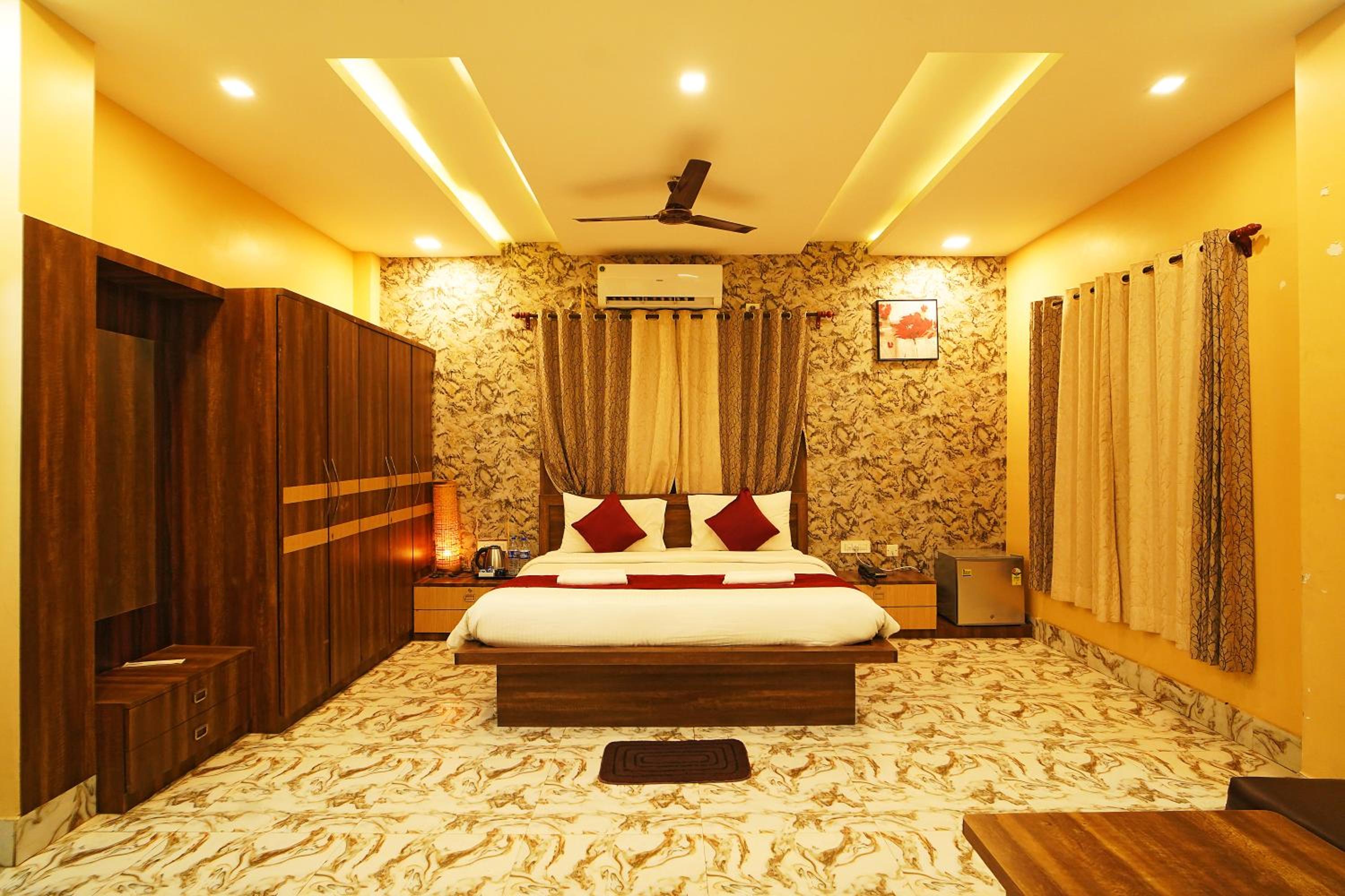 Large Double Room photo 1