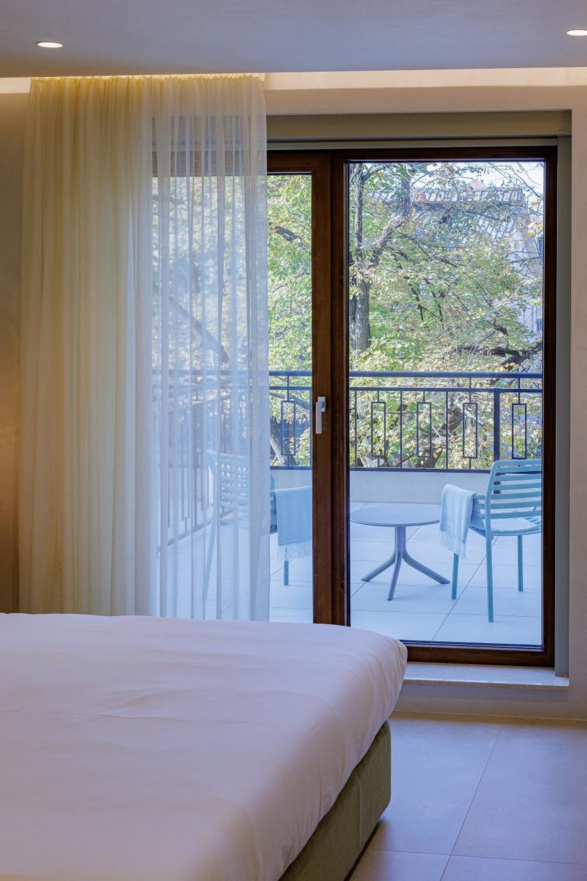 Deluxe Double Room with Balcony and Complimentary Spa Access photo 2