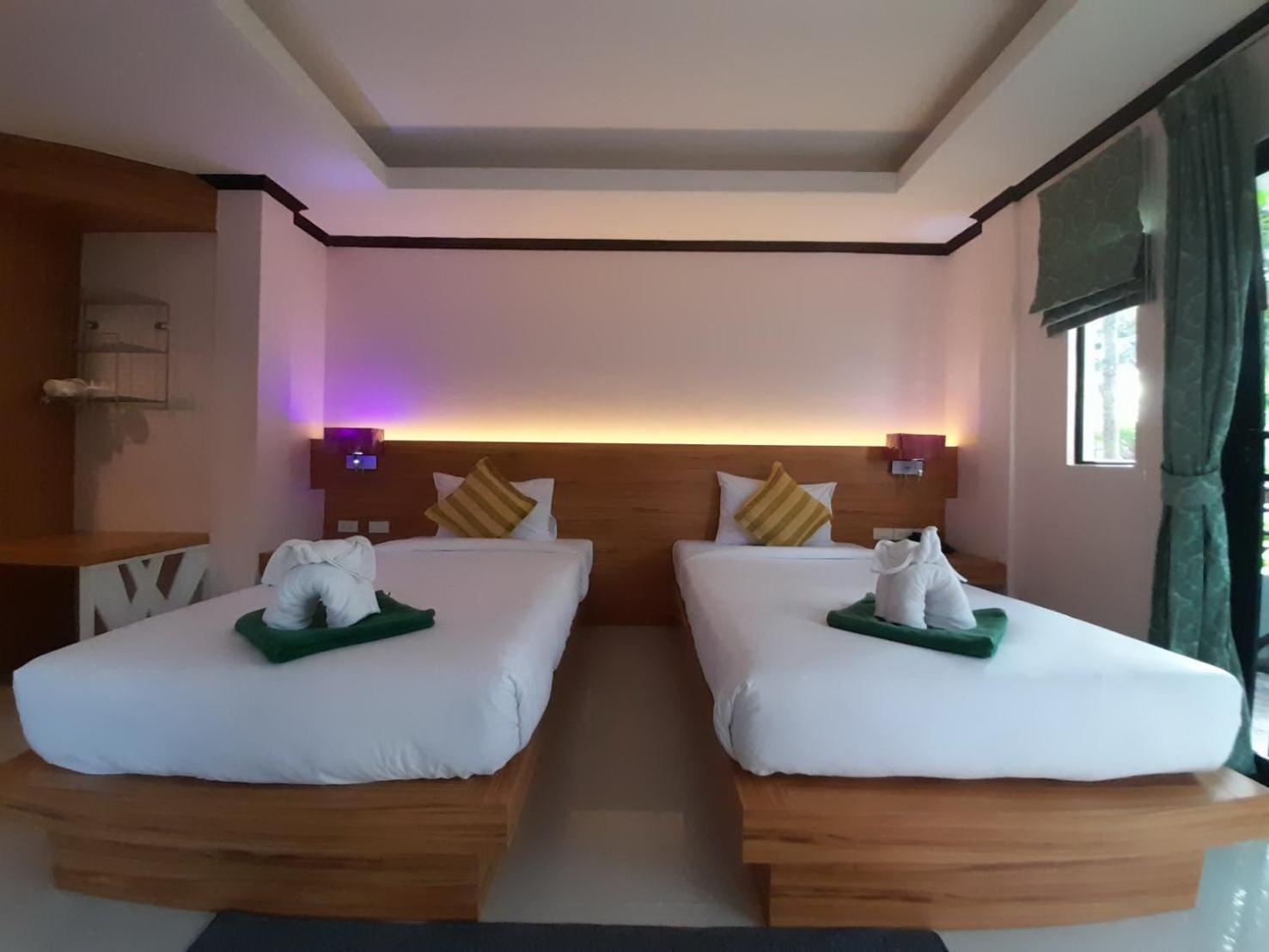 Deluxe Twin Room photo 3